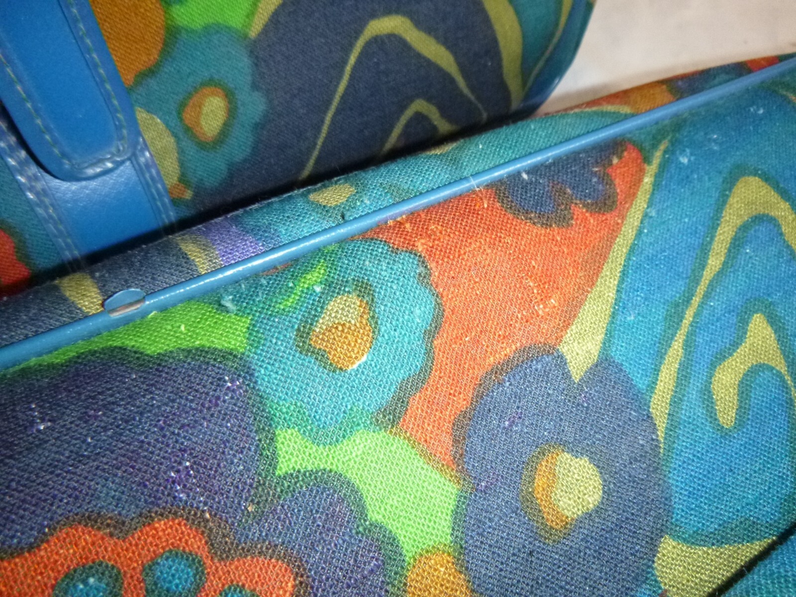 PR Vtg 70s KGA NESTING Flower Power Soft Sided Suitcase Multi Colored Floral