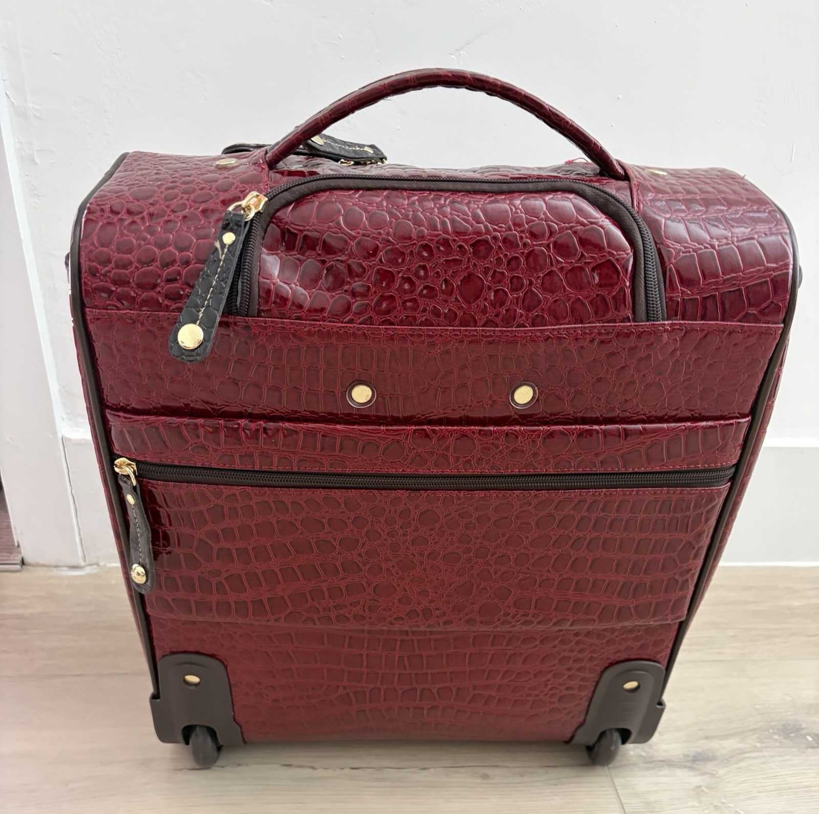 SAMANTHA BROWN CROC UNDERSEAT WHEELED BAG 15″CARRYON BURGUNDY RED