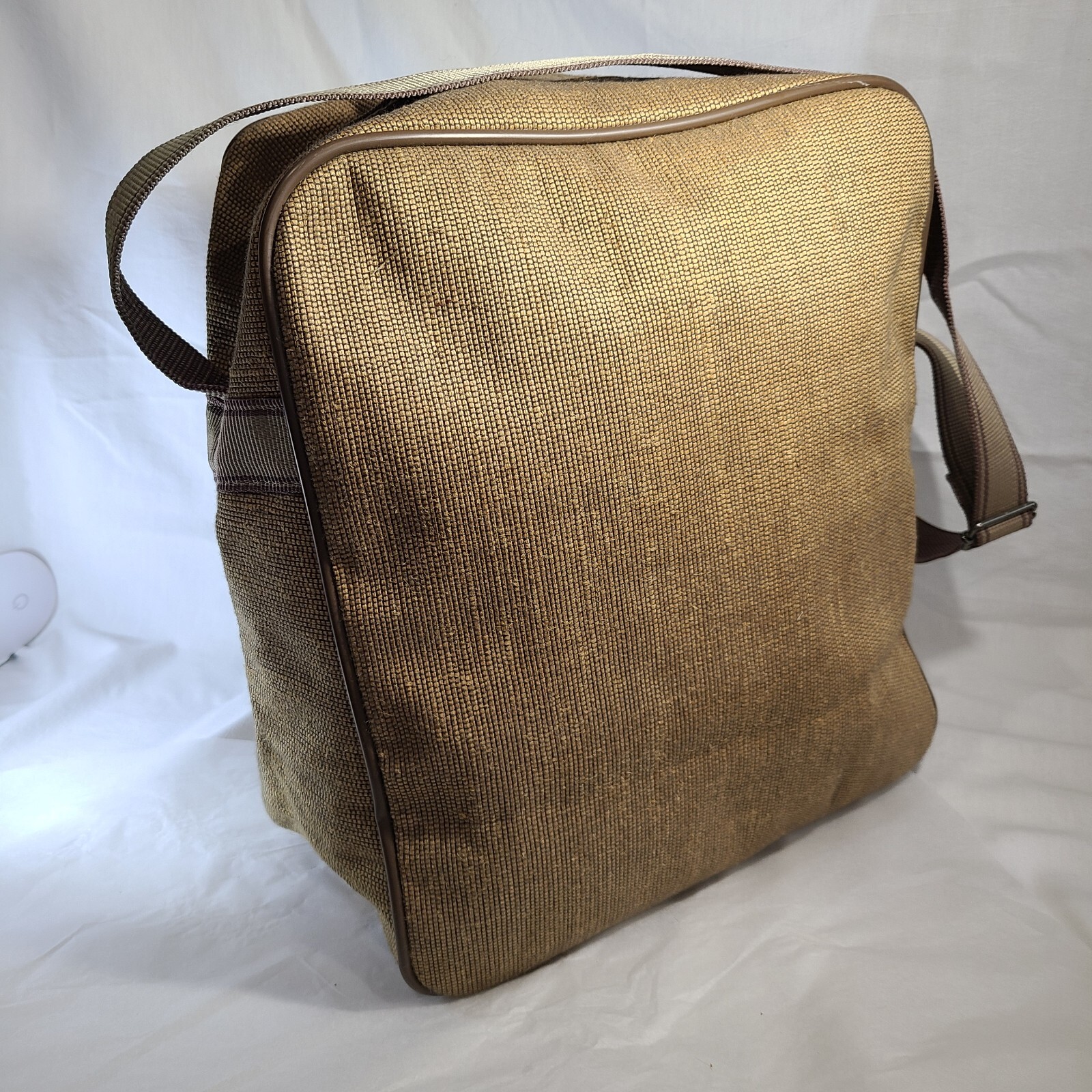 Vintage Men’s Oscar de la Renta 12″ x 13 Tweed Shoulder Bag/carry on/overnight