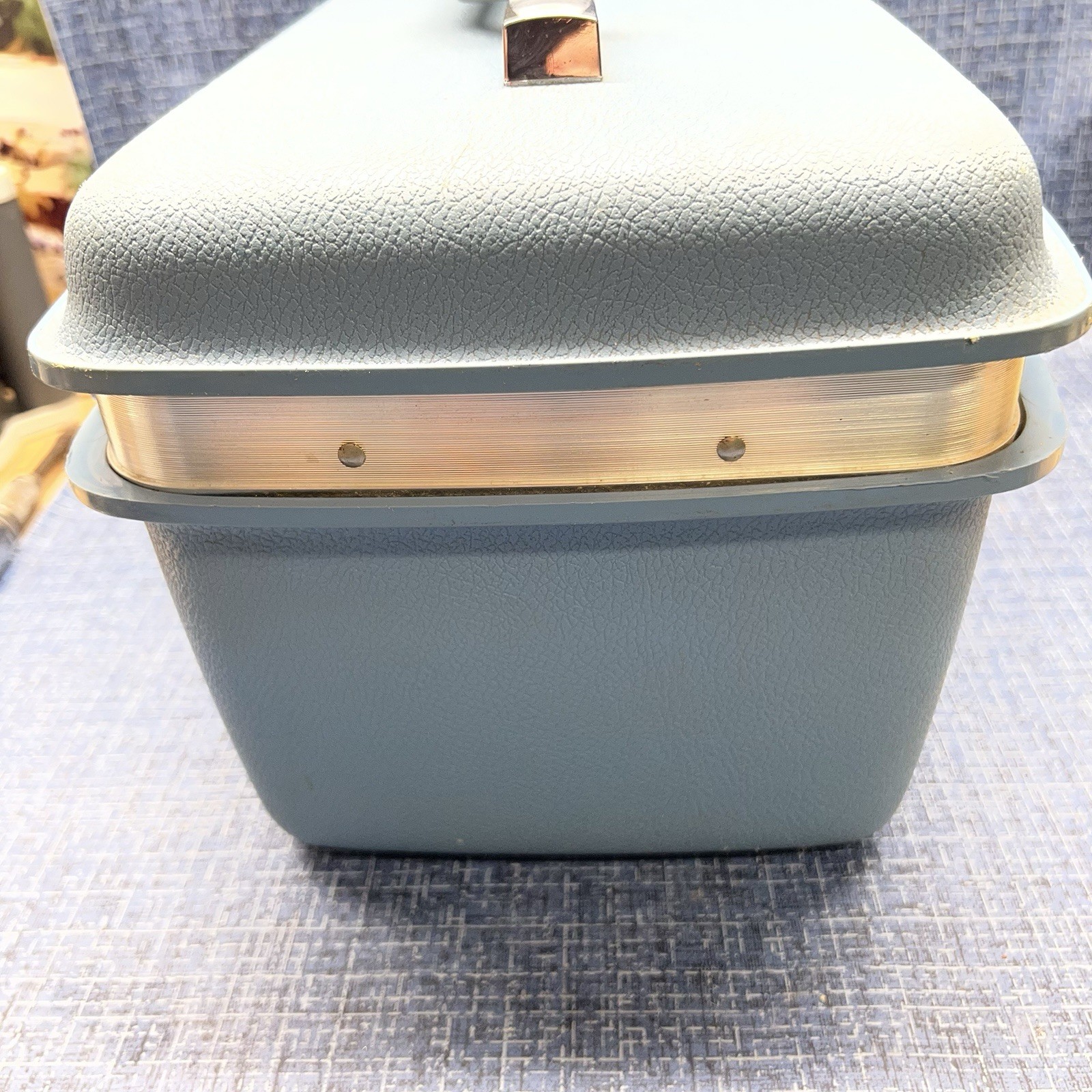 VTG Samsonite Royal Traveller Montbello II Vanity Train Case Baby Blue No Key