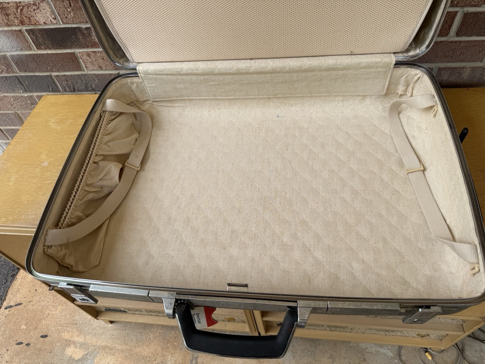 🍊Vintage 1960s American Tourister Tiara Hardshell Luggage Suitcase w/ Wheels!