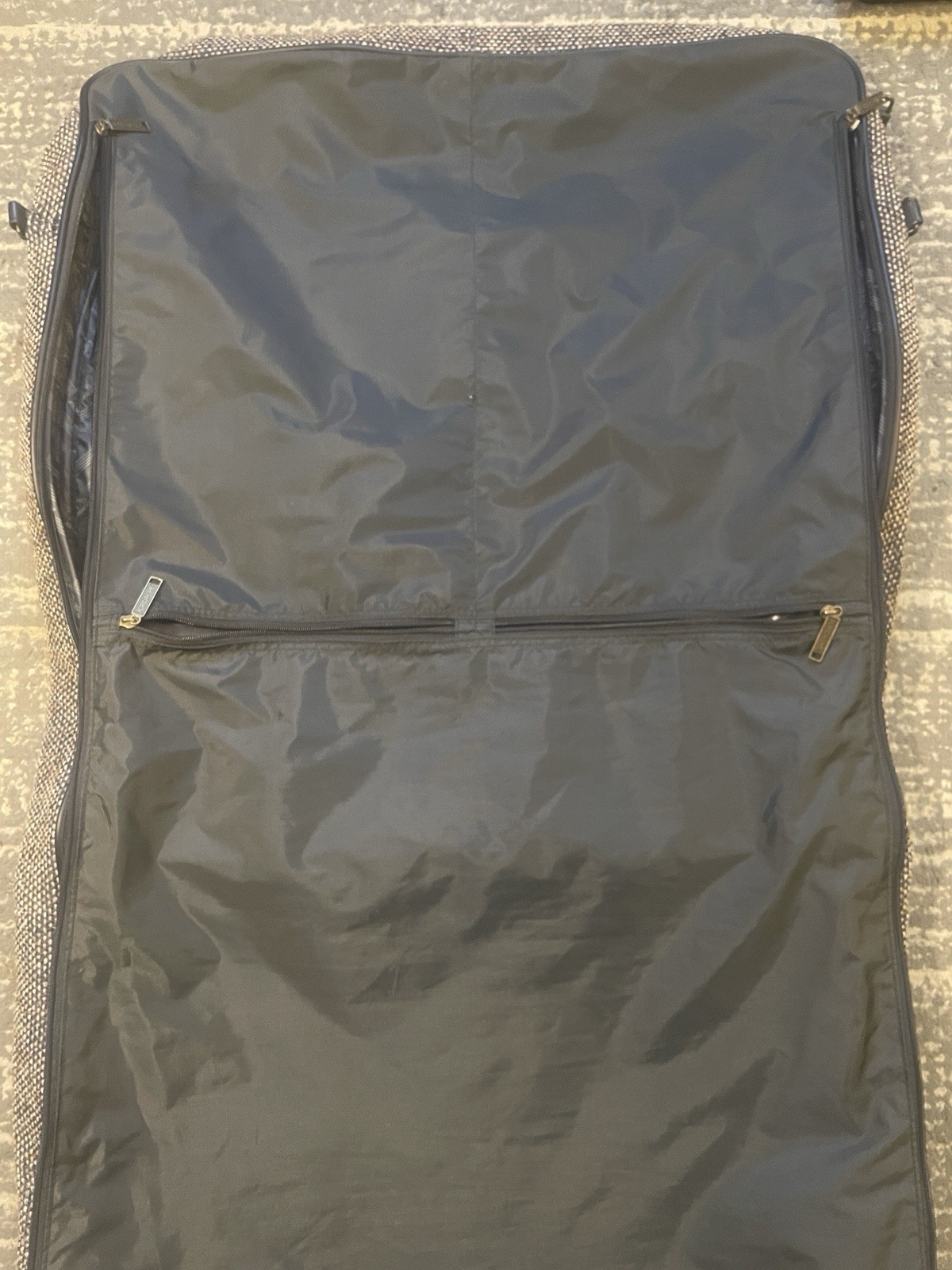 Jordache Vintage Bi-Fold Garment Bag Multicolor