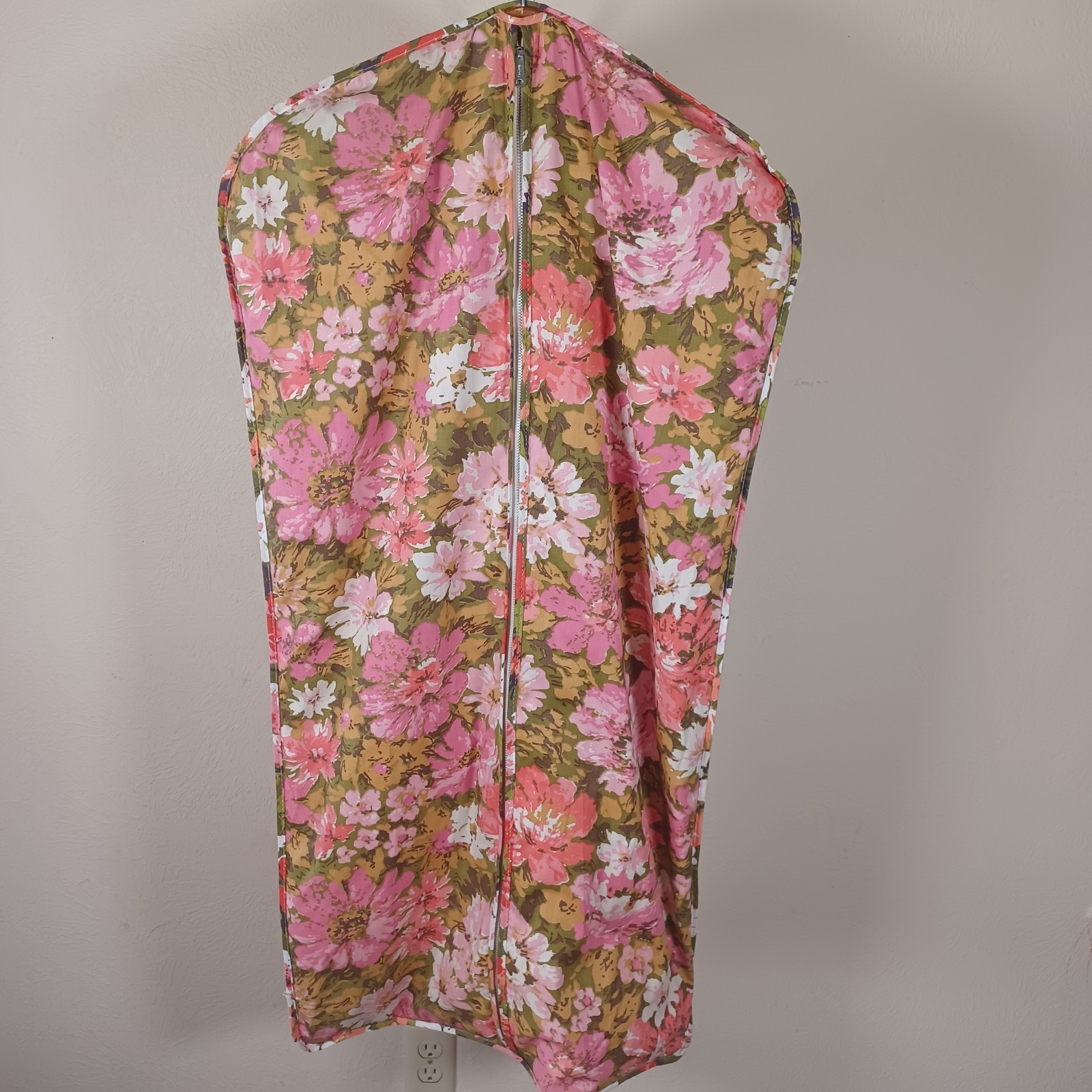Vintage 1970s Flower Power Granny Cottage Chic Garment Bag Serval Zipper