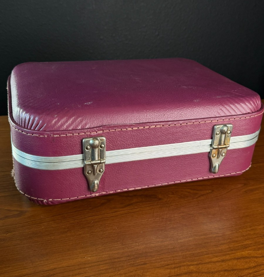 Vintage 1960s small purple suitcase 15″ child’s hard shell train case pink mauve