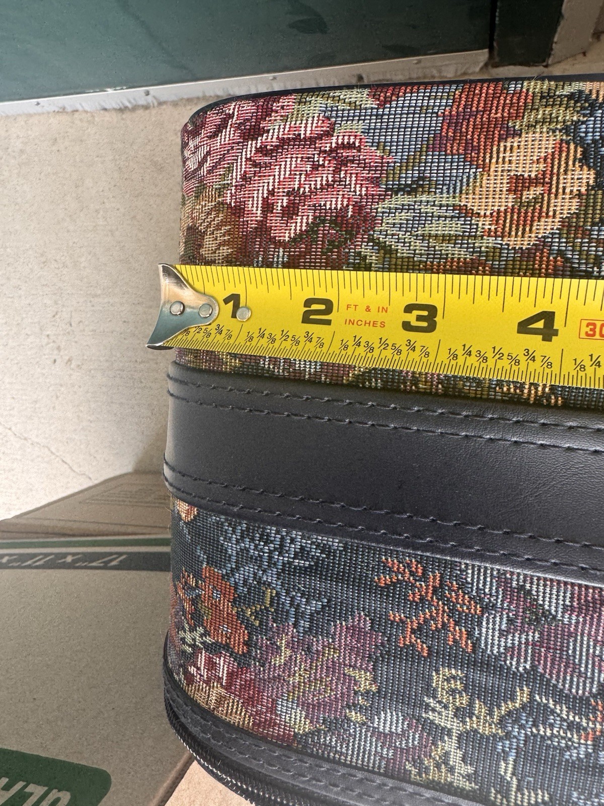 Vintage Jaguar 2 Piece Floral Tapersty Luggage Set