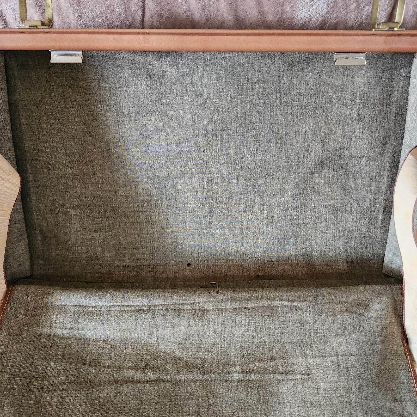 Hartmann Knocabout Leather Suitcase – 21″ x 12″ x “6 – Vintage