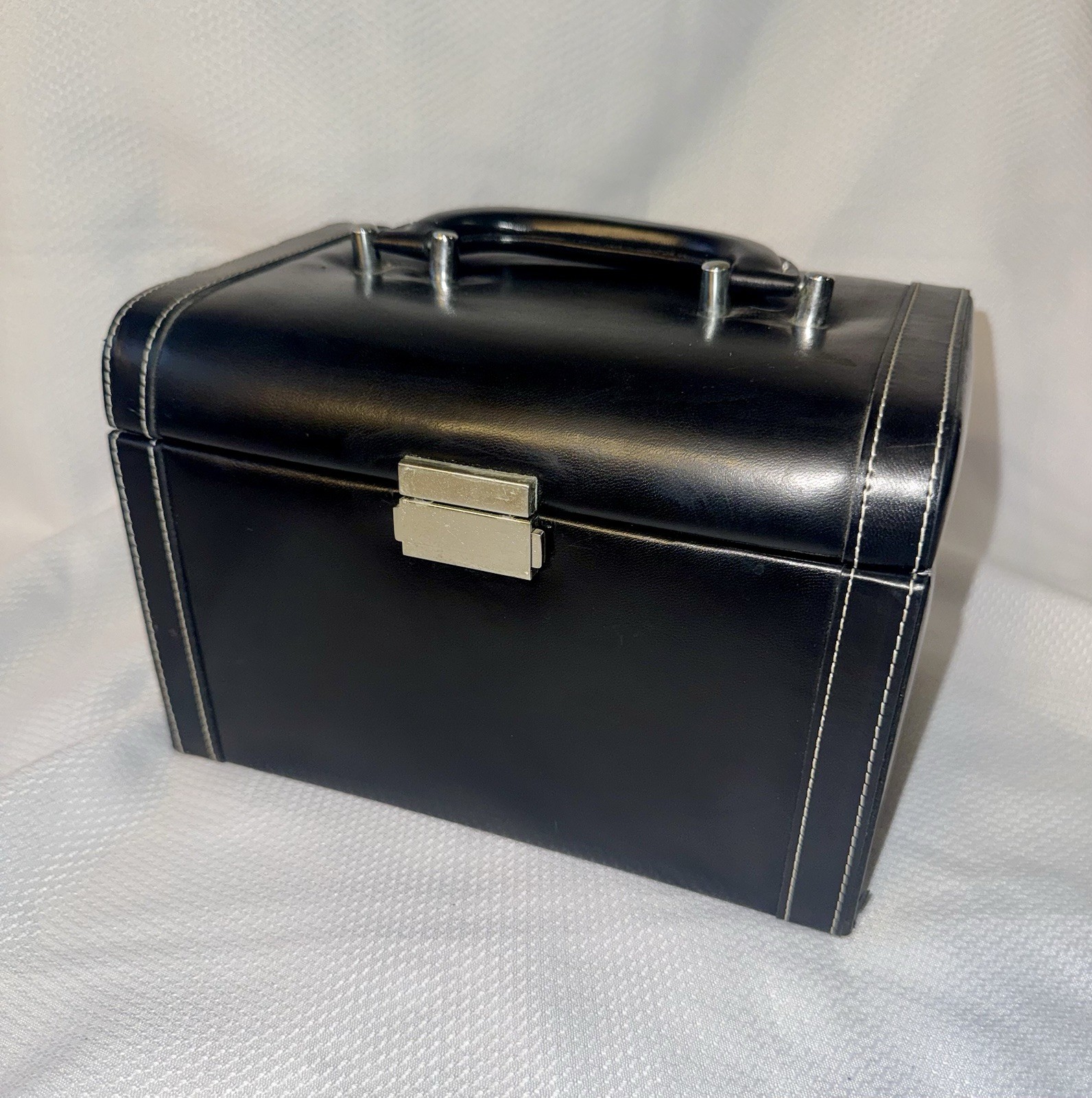 Vintage Travel Cosmetic Train Case Jewelry Box Tan Interior FREE SHIPPING