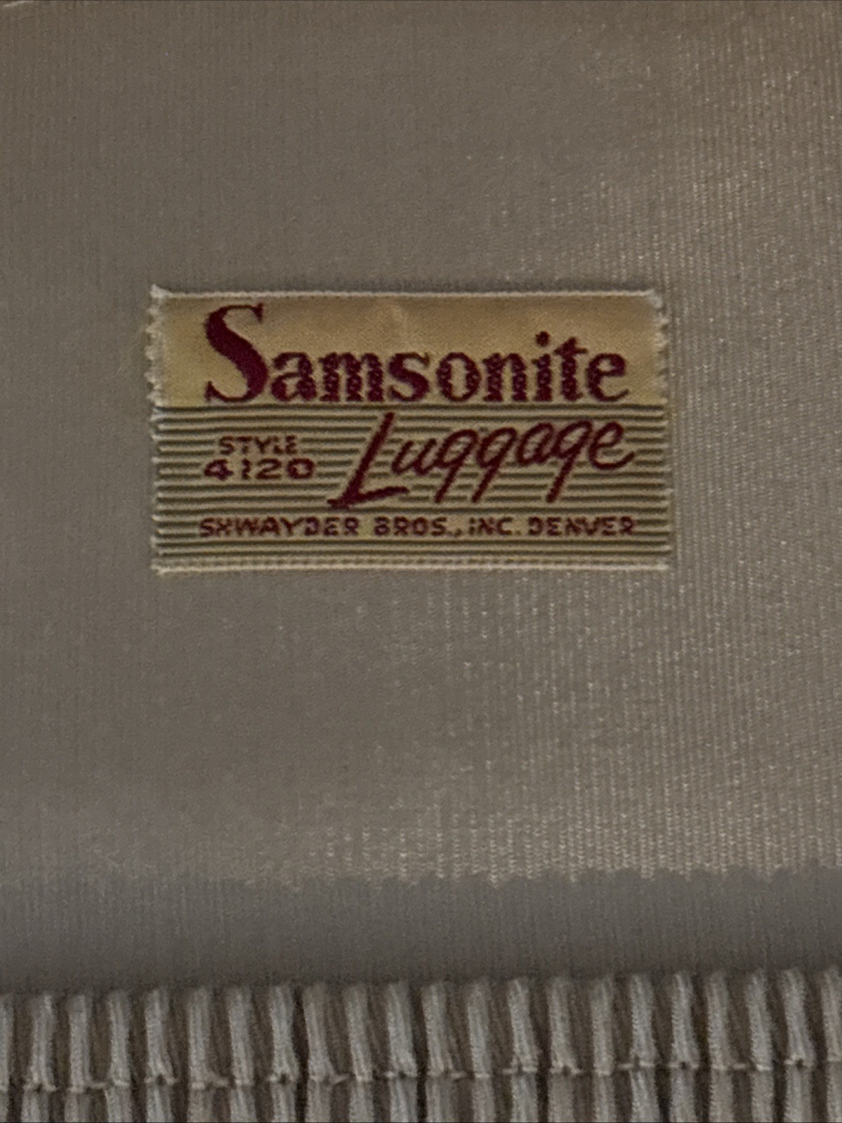 Vintage Samsonite 4120 Round Train Case Hat Box Luggage Faux Alligator