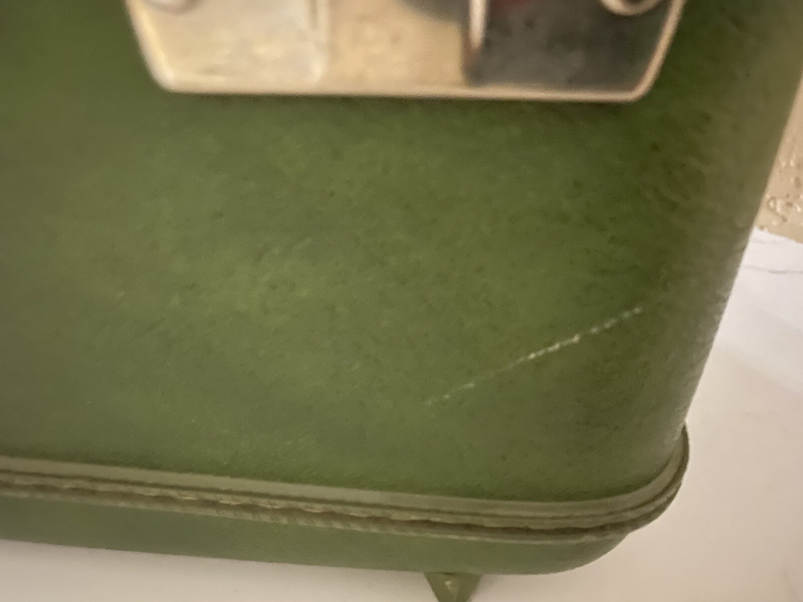 Vtg 1970s Escort American Luggage Vanity Train Case Avocado Green-read below
