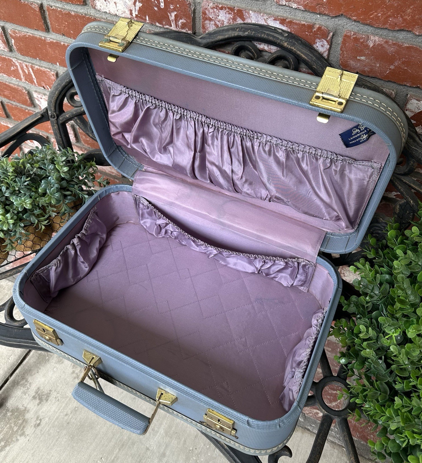 Vintage Lady Baltimore Luggage; Baby Blue W/Lavender Silk Inter; Luggage Tag/Key