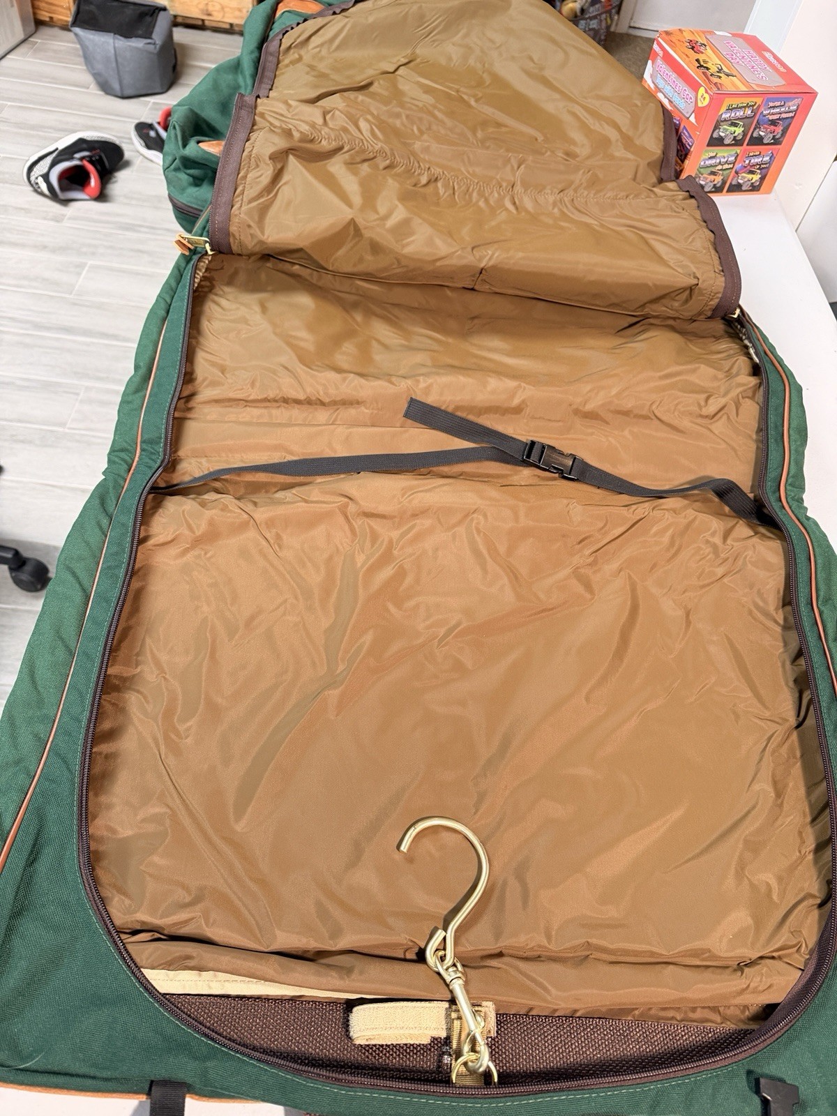 1970’s LL BEAN Green Canvas Leather Folding Garment & Overnight Bag – VINTAGE
