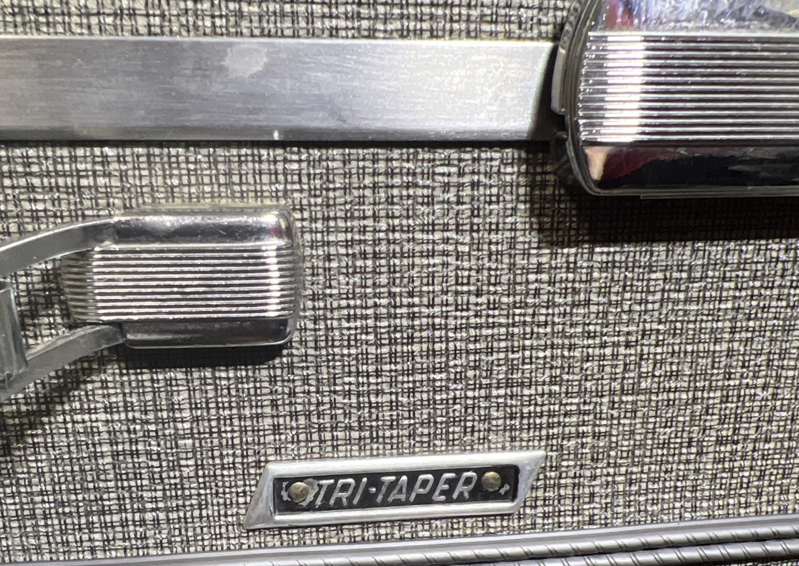 VTG 1960’s American Tourister Gray Hard Shell Suitcase Luggage w/Key 24″