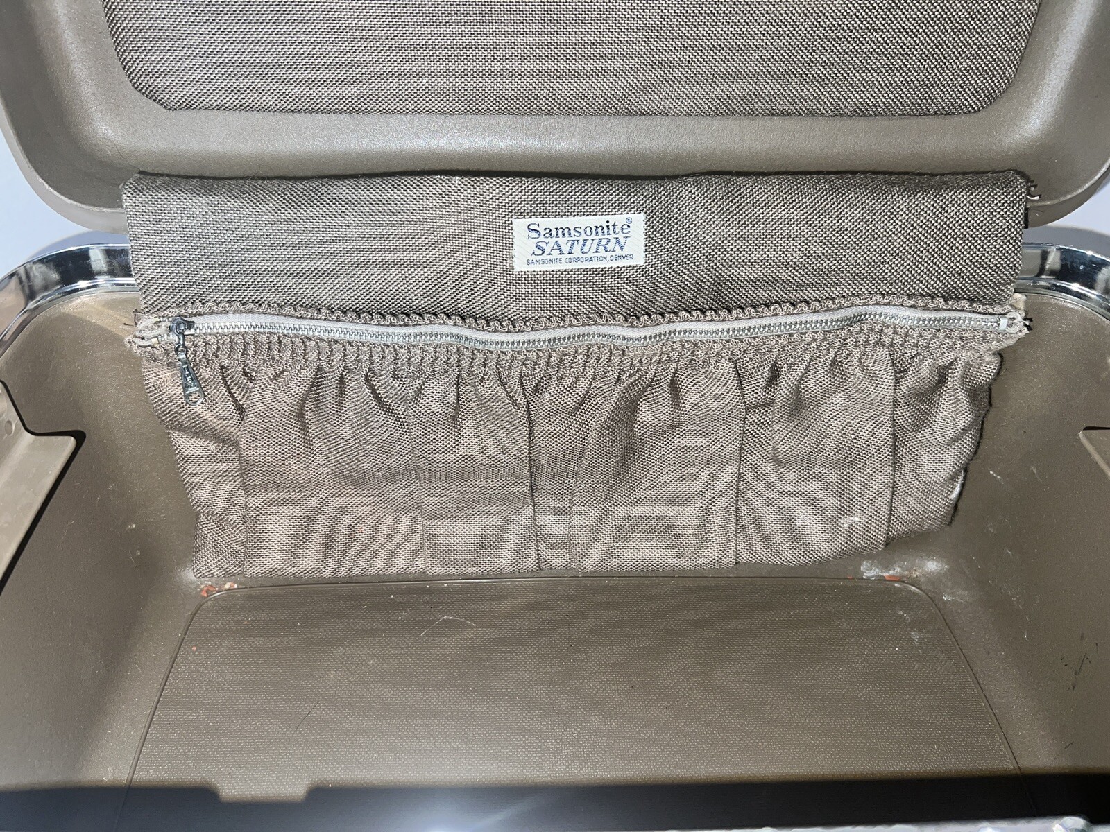 Vintage Samsonite Saturn Train Vanity Case Brown Tan Luggage w/ Key No Tray GUC