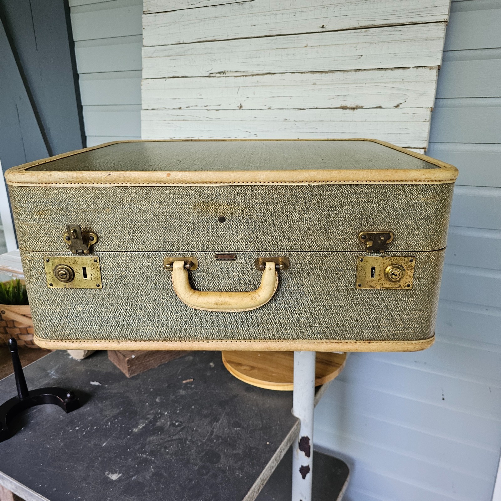 Vintage 1930s Mendel Cincinnati Tweed Suitcase – Red Interior with Hangers