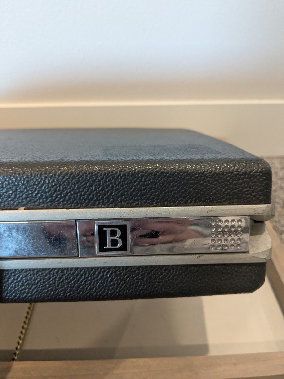 Vintage Retro Samsonite Hard-Shell Briefcase Dark Gray Combination Lock