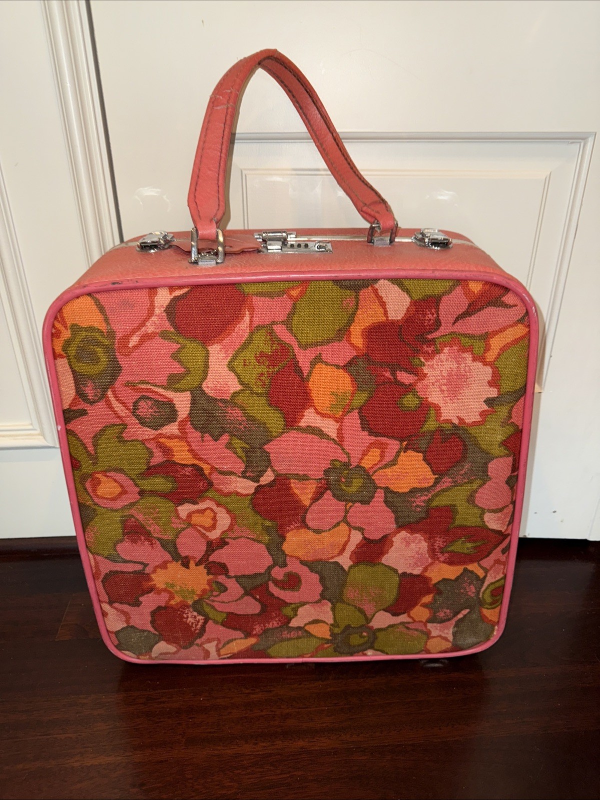 Vintage 60’s 70’s VENTURA PINK and Green Floral SUITCASE