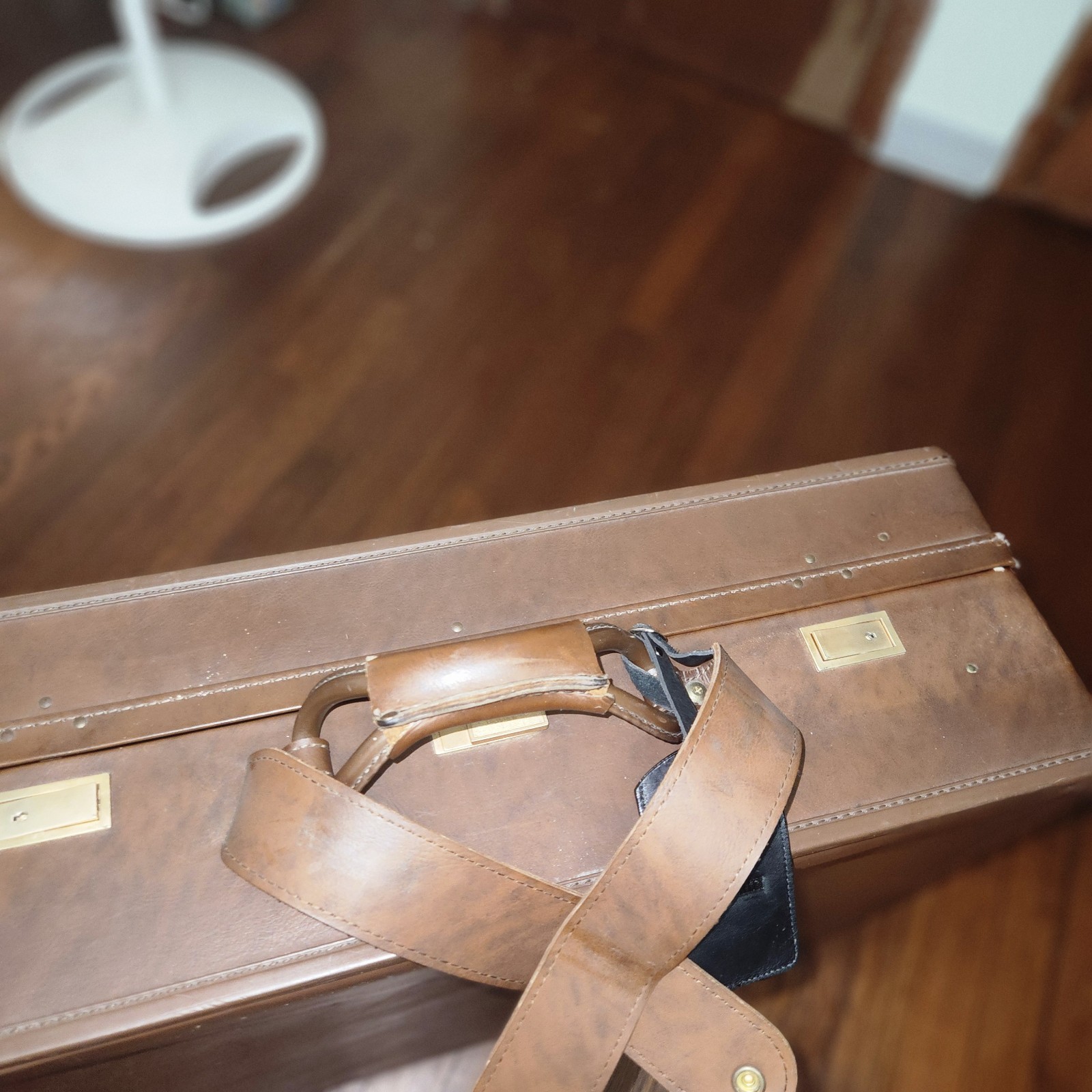 Hartmann luxury handheld suitcase. comes with 2 Keys