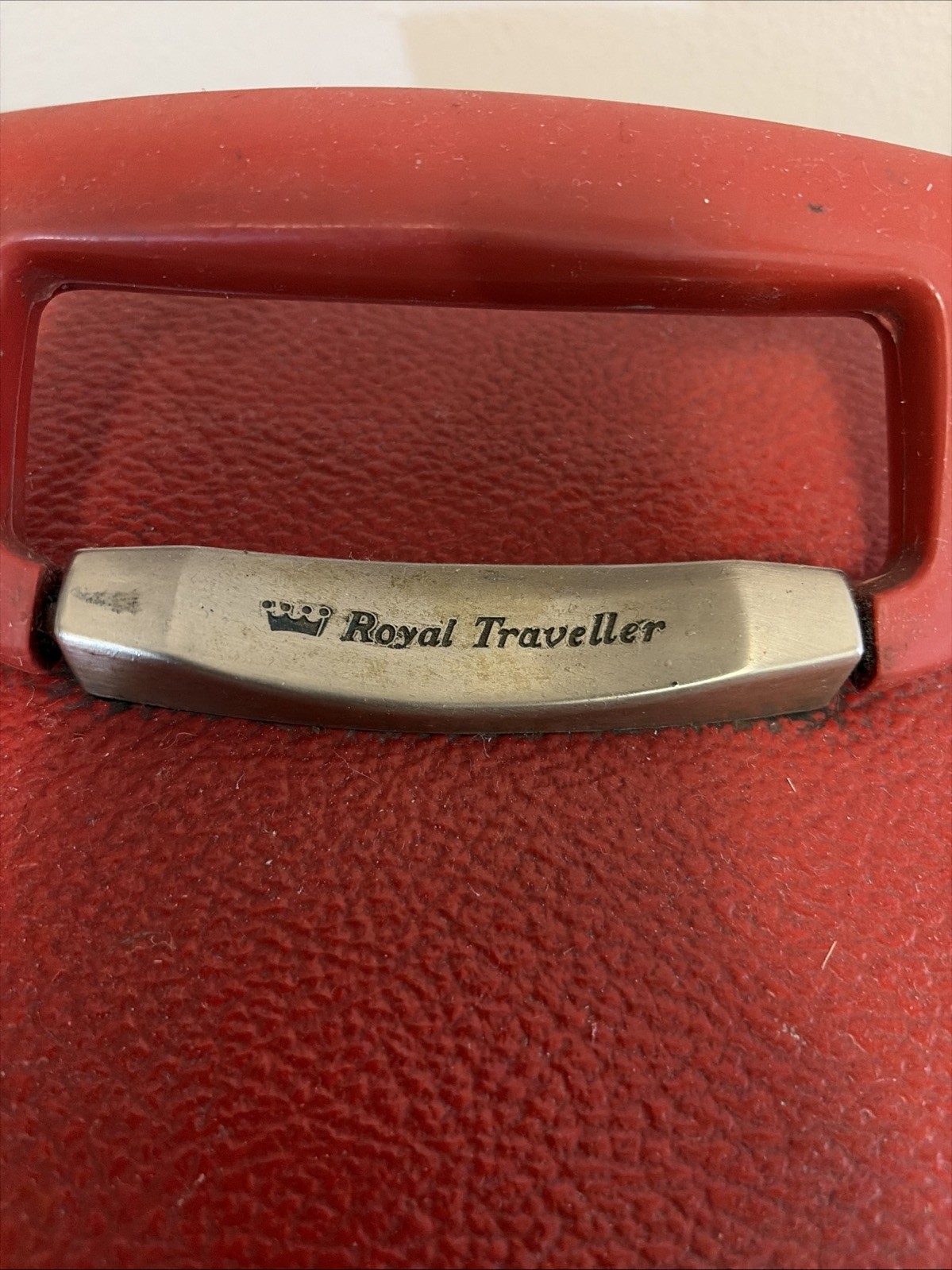 Royal Traveller Red Vanity Case with Key Train case Cosmetic Make up Vintage