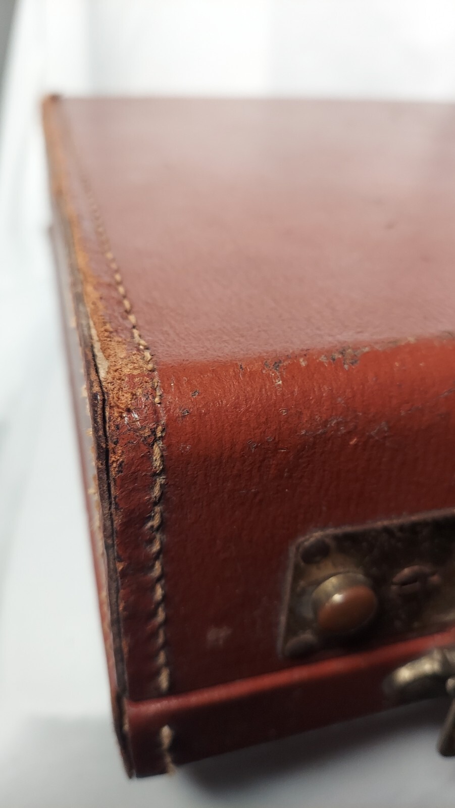 Vintage American Voyager New York Hardside Briefcase 22.5×17.5×7″ Brown