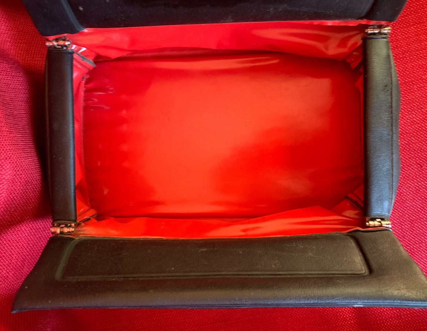 1970s Vintage Hinge Flip Top Valet Kit Bag ST. THOMAS Black Red Lining Vinyl