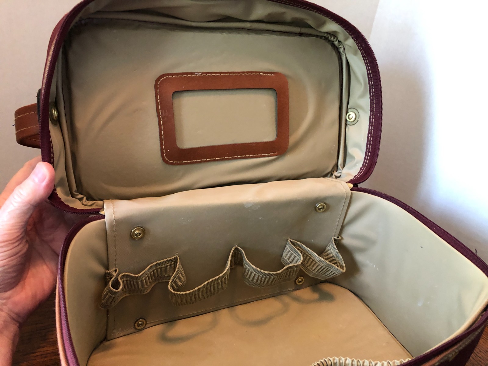 VTG Jaguar Cosmetic Travel Bag-Burgundy in Color-EXC