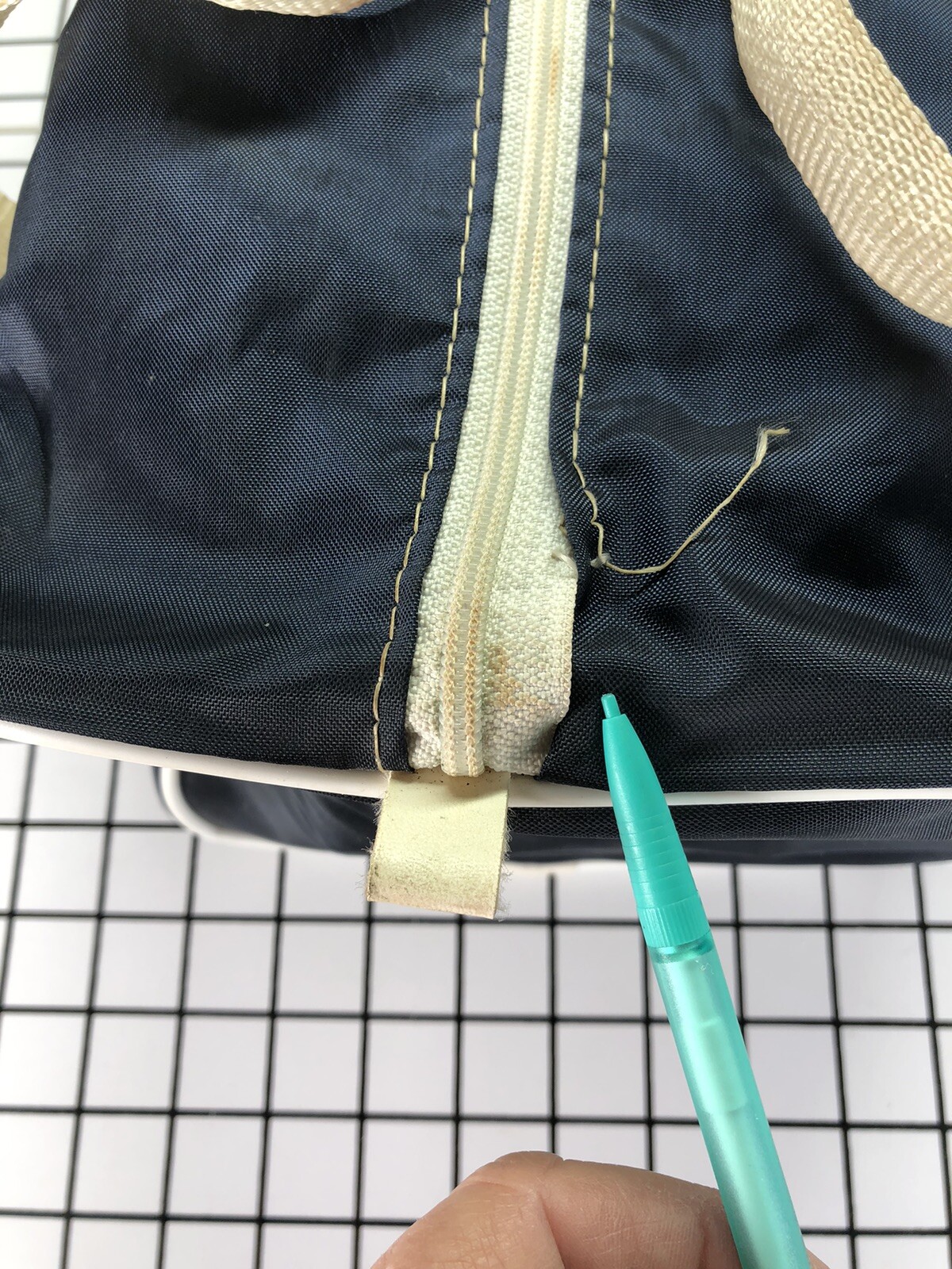 Vintage Brunswick Nylon Tote Carry-On Overnight Bag 14” Navy Blue White READ