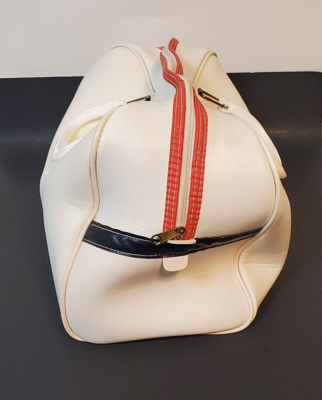 VTG Y2K Sport Overnight Bowling Faux Leather Bag Retro White Red Blue SZ 15 X 10