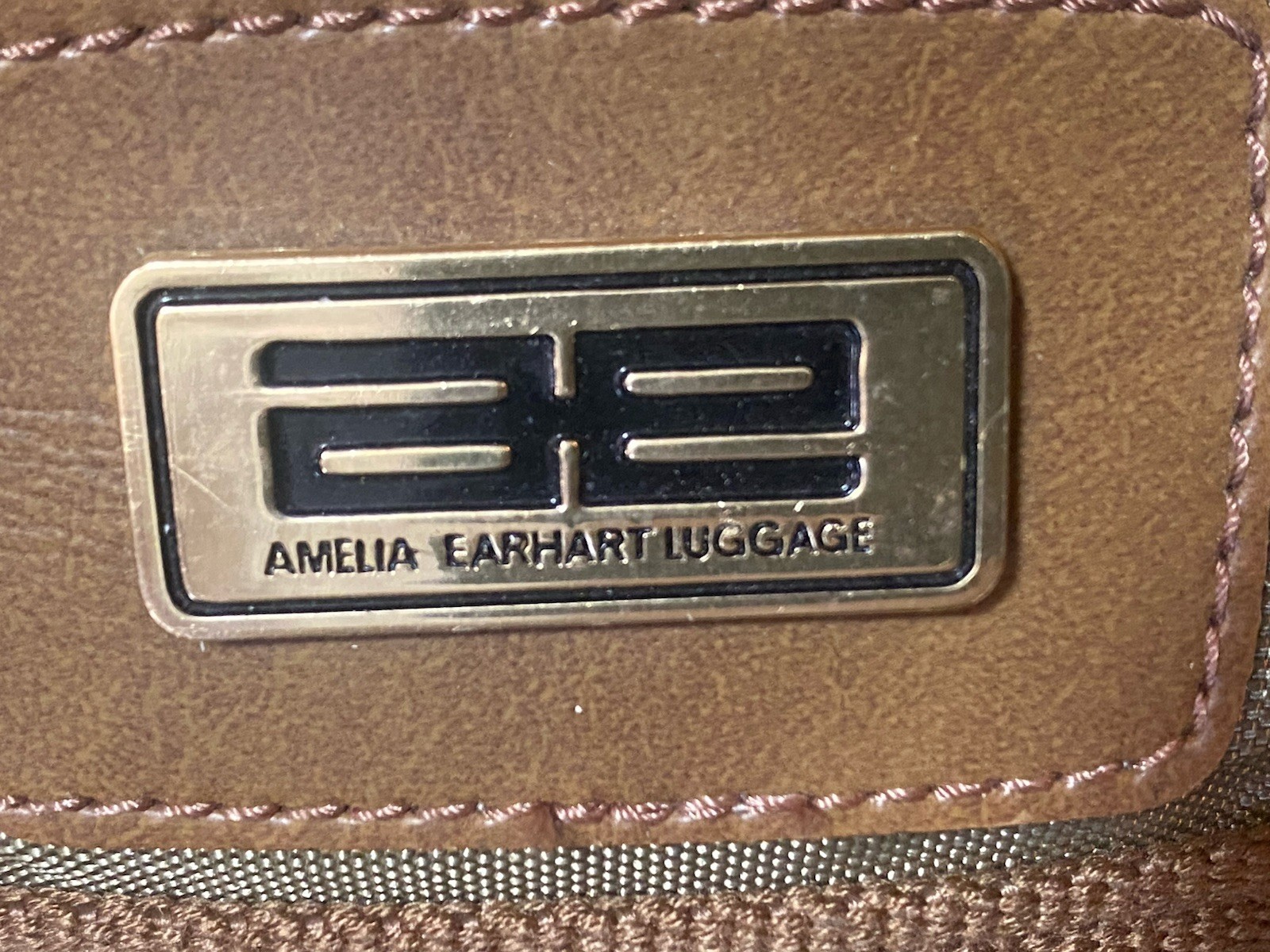 VTG Amelia Earhart Luggage Carry on Overnight Duffle Shoulder Bag Olive Green