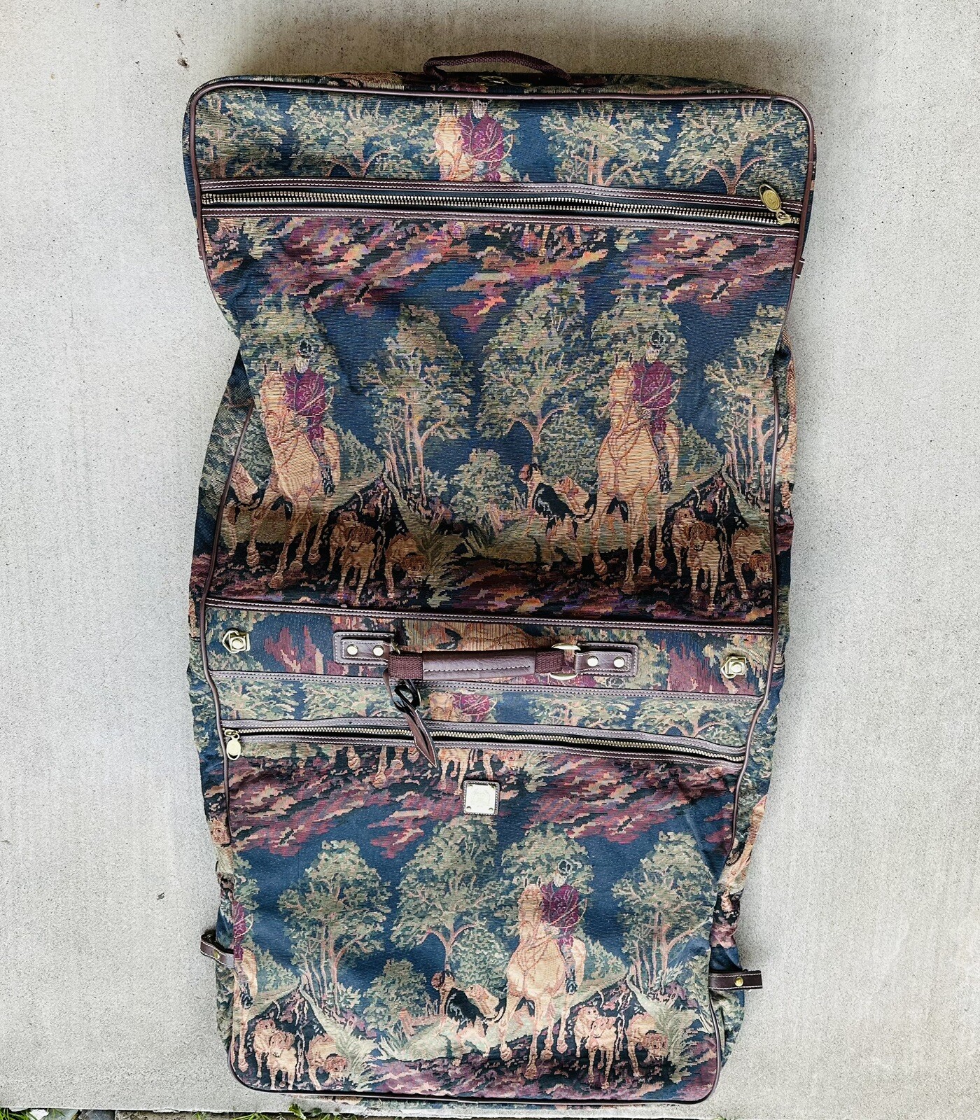 Vintage Equestrian Fox Hunt Garment Bad Suitcase Tapestry Knit AOP Capezio