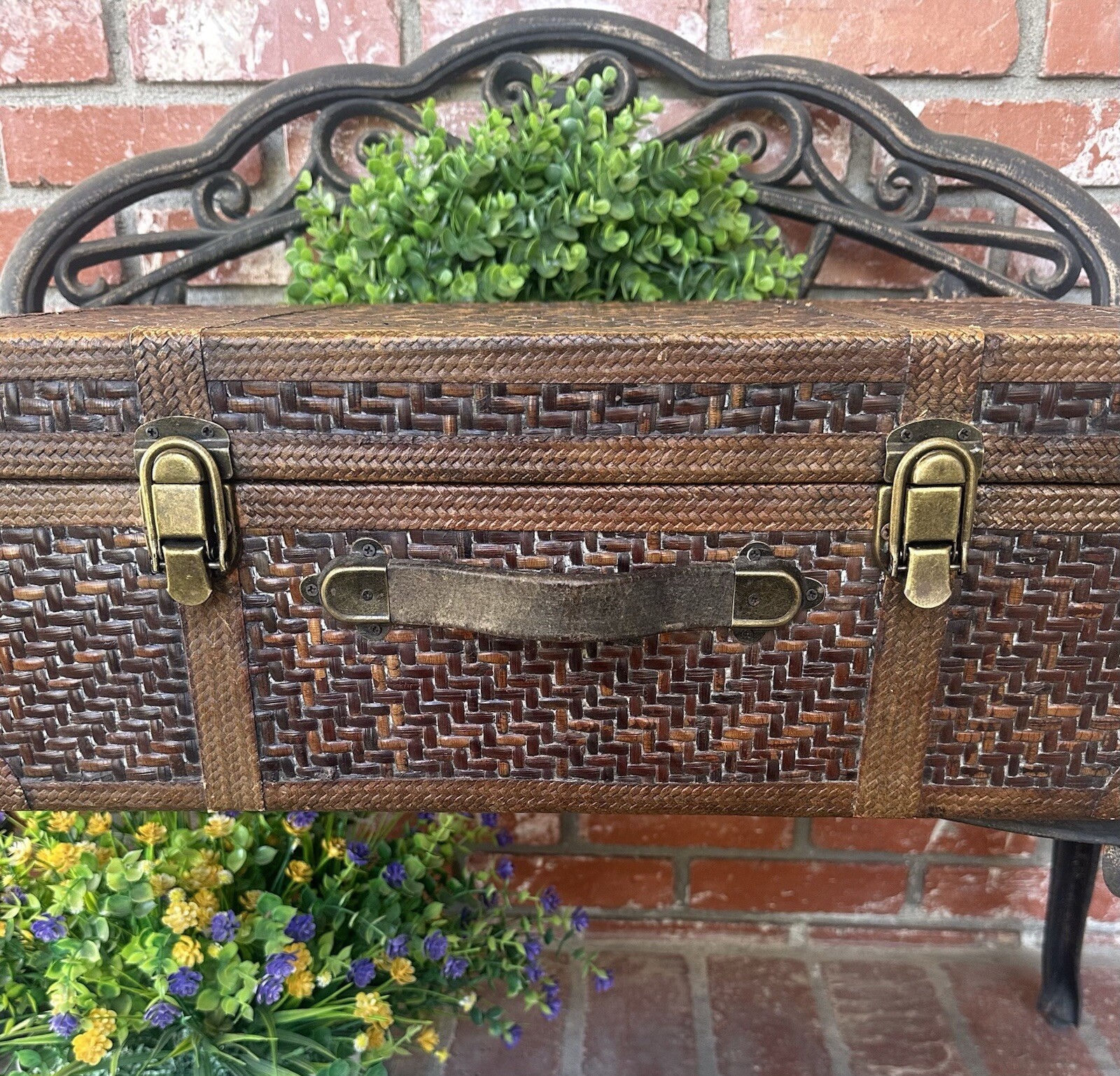 Vintage Woven Rattan Design Wood Case; Brown W/Handle & Latches; Felt Interior