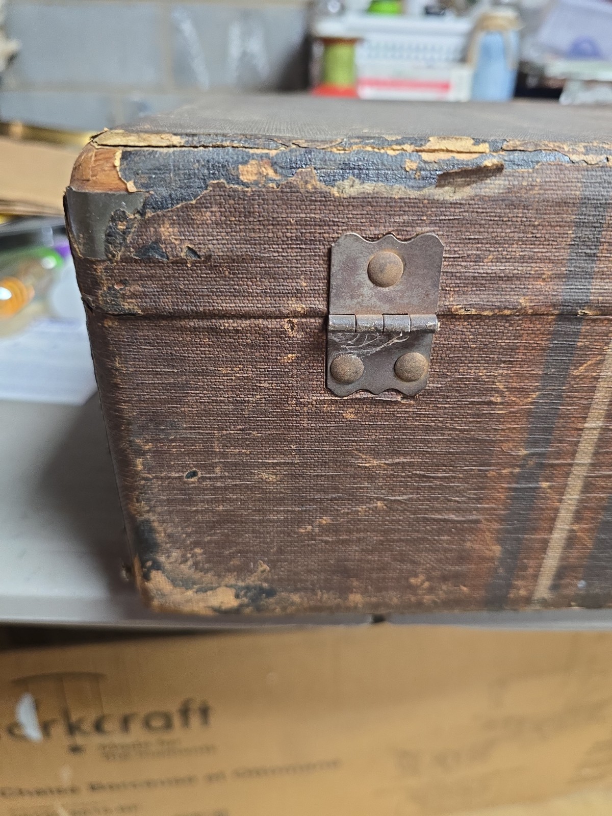 Vtg Travel Case Fabric Over Wood Lock And Latches No Key.