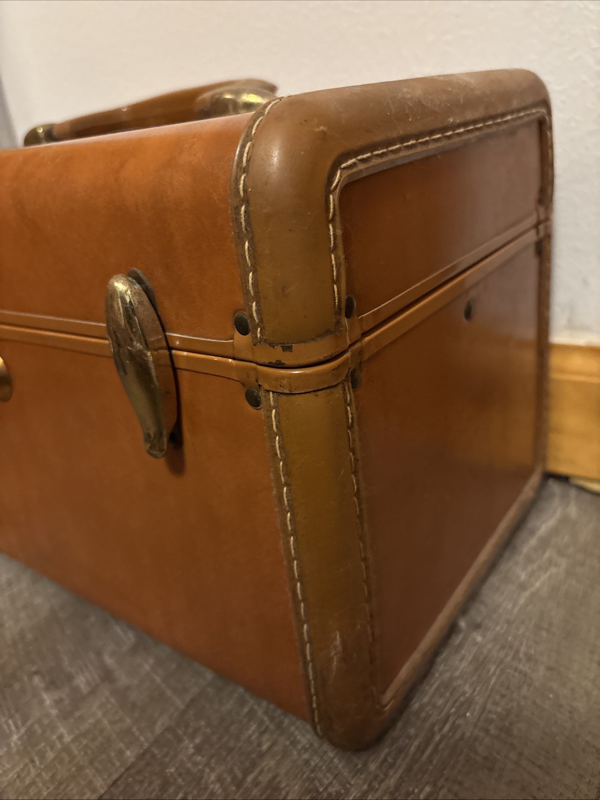 Samsonite Shwayder Bros Brown Train Case #4612 – 1950’s – Tray Mirror No Key