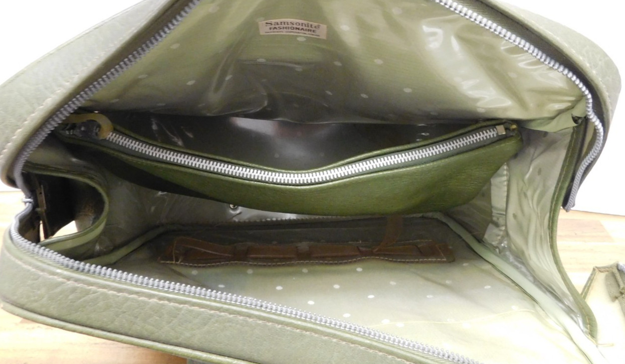 Samsonite Avocado Green 1960s-70s Fashionaire Travel Bag w/ Matching Pouch READ