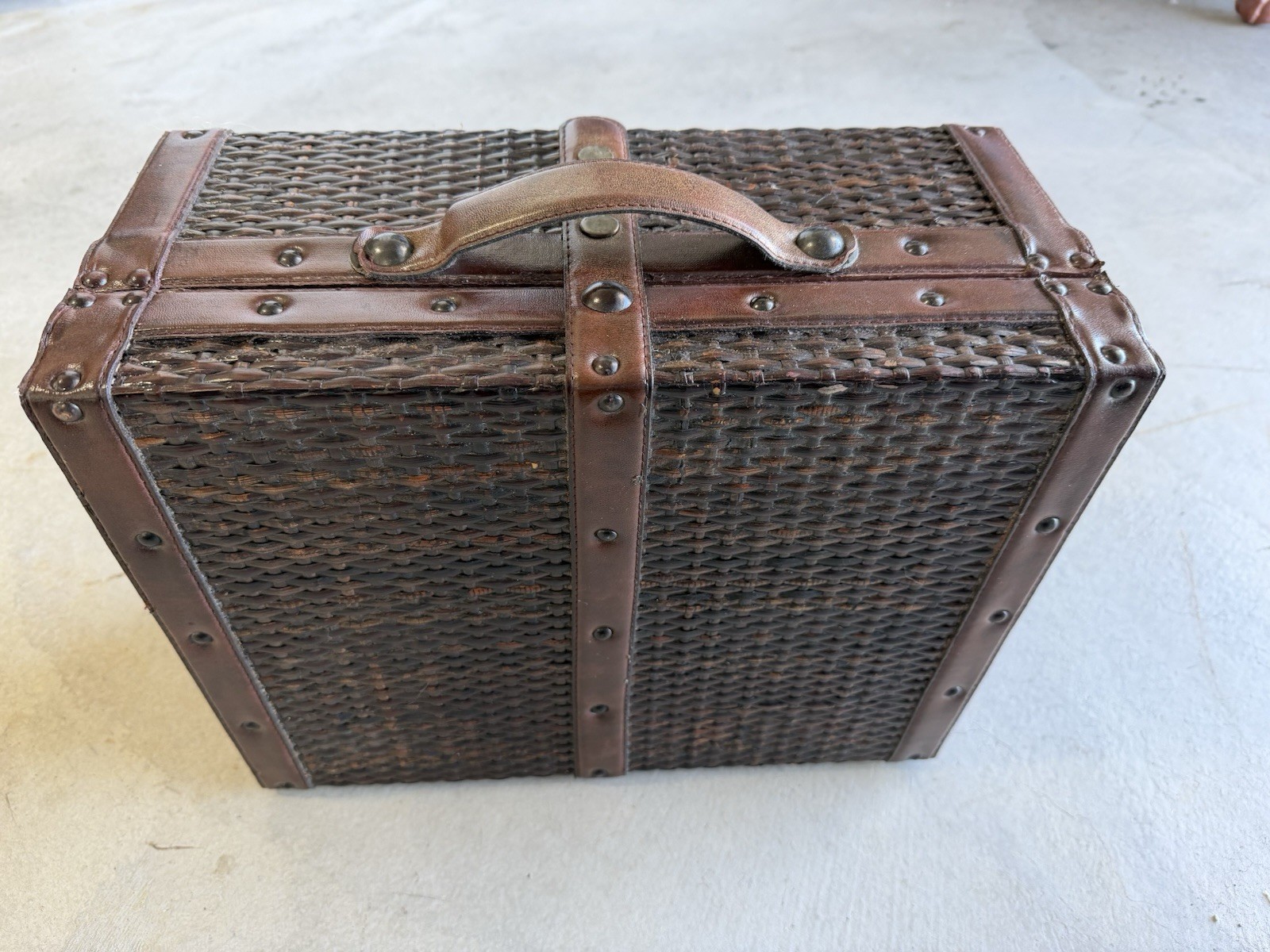Vintage Style Woven Wicker Luggage Carry On Suitcase Decor Accent