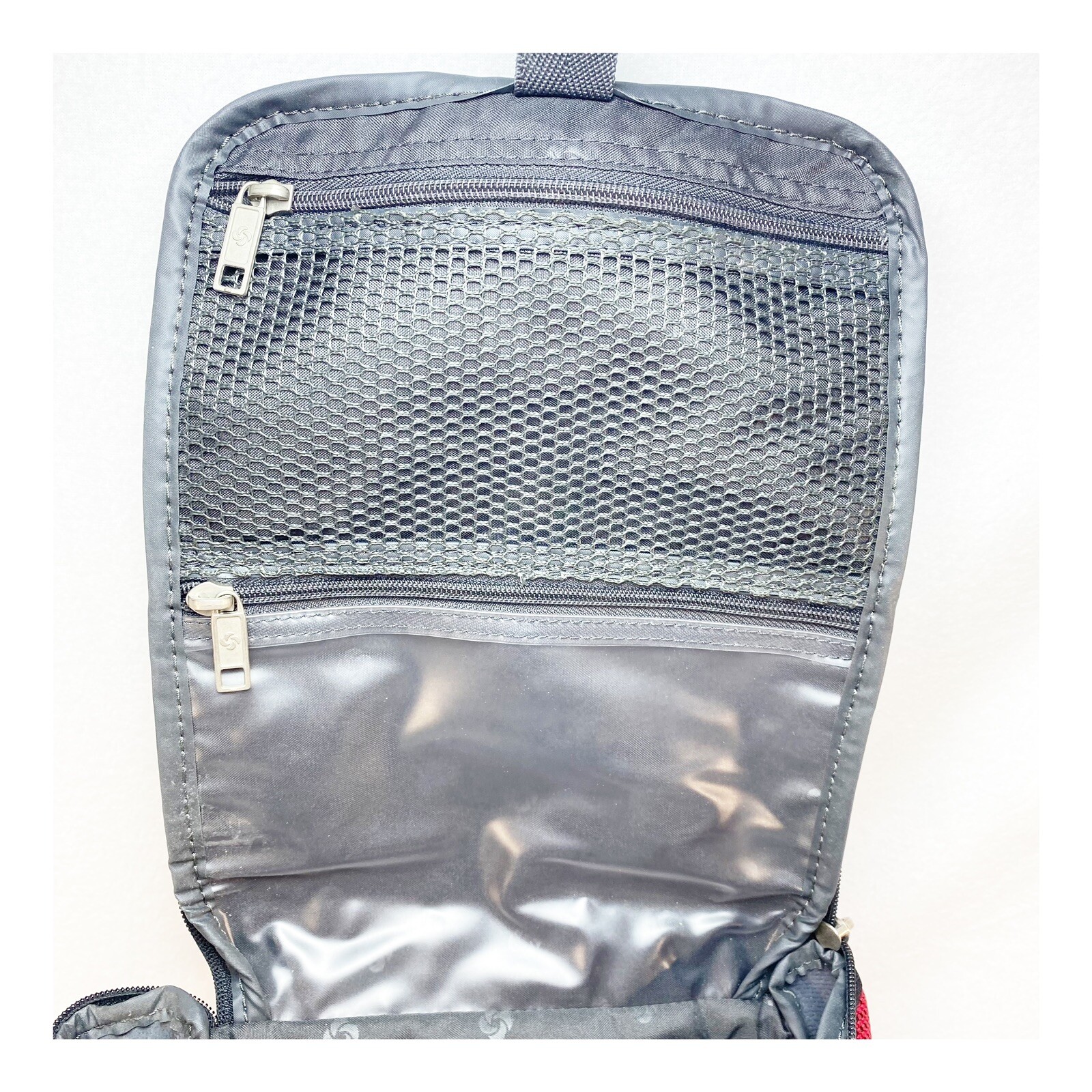 Samsonite Red Travel Multi Compartments Zippered Case with Hangers and Handle