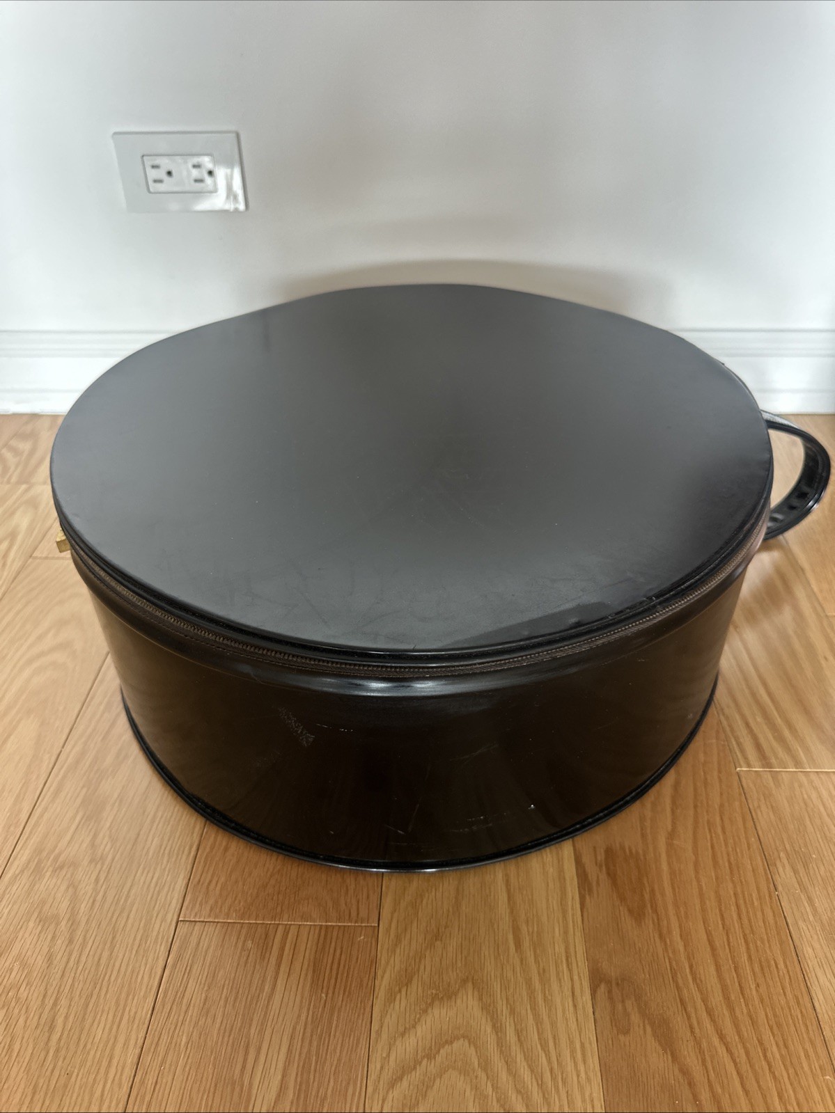 Vintage 1950’s LARK Hat Luggage Train Case Black Patent w Plaid Lining 18″