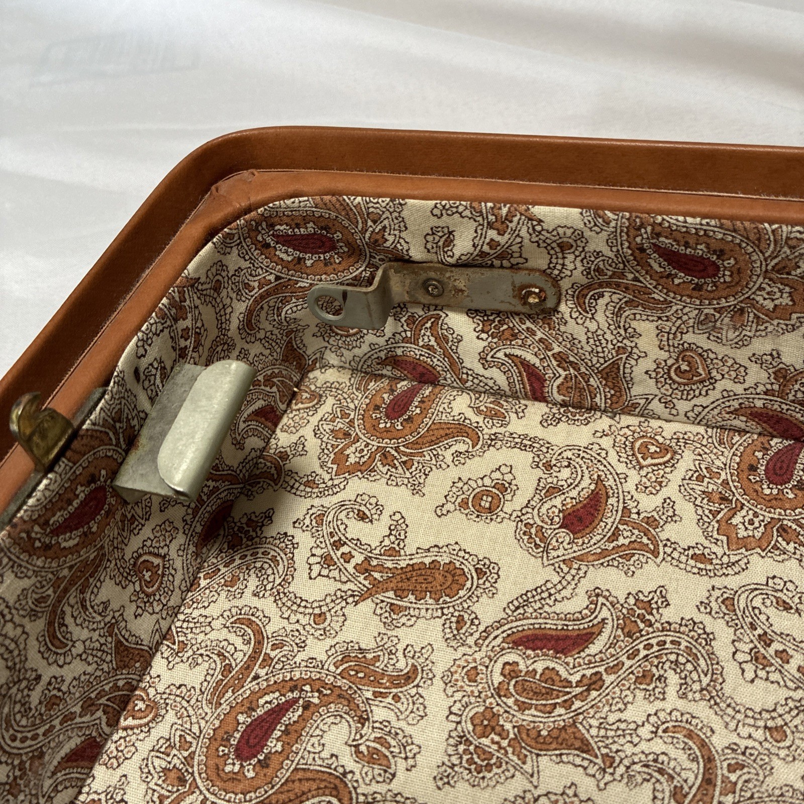 Hartmann Belting Leather Suitcase Vtg Luggage Case Paisley 21″x12.5″x7″