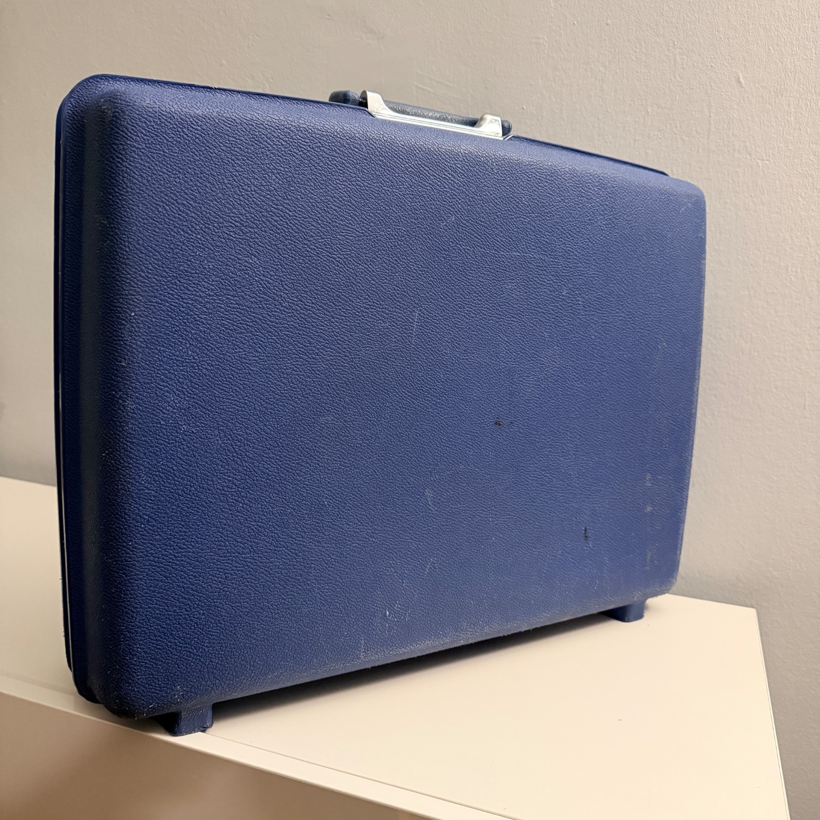 Samsonite Concord Vintage Hard Shell Suitcase – 21” x 16” x 6.5” – Blue