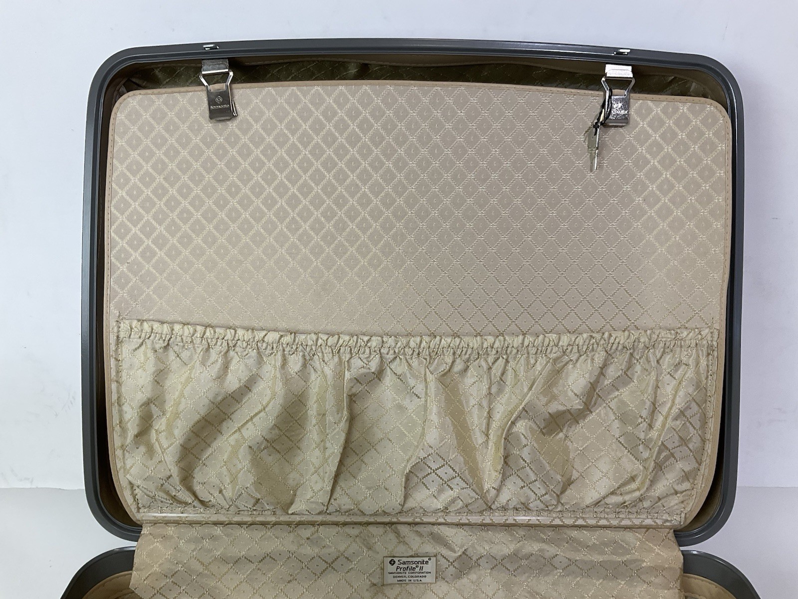 Vintage Samsonite Profile II Navy / Black Luggage Hard Shell Suitcase With Key