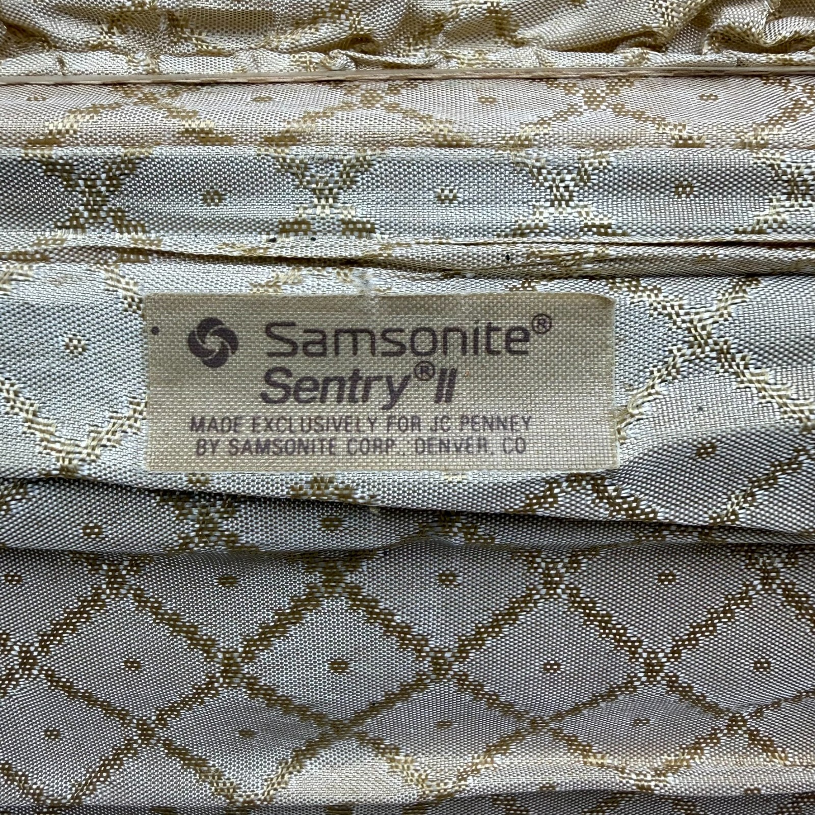 Vintage Samsonite Sentry II Suitcase Luggage JC Penney key missing damage