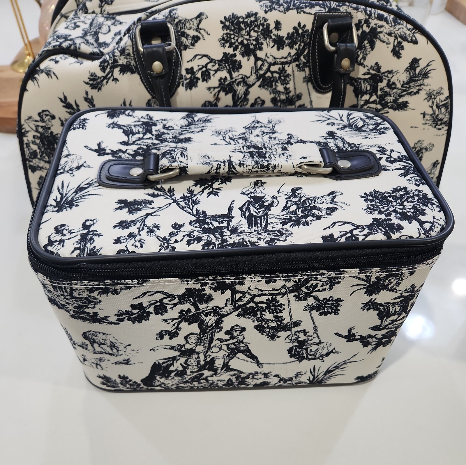 Vintage Black And White Suitcase Luggage Totes Hand Bags 3 pieces 20″, 12″, 10″