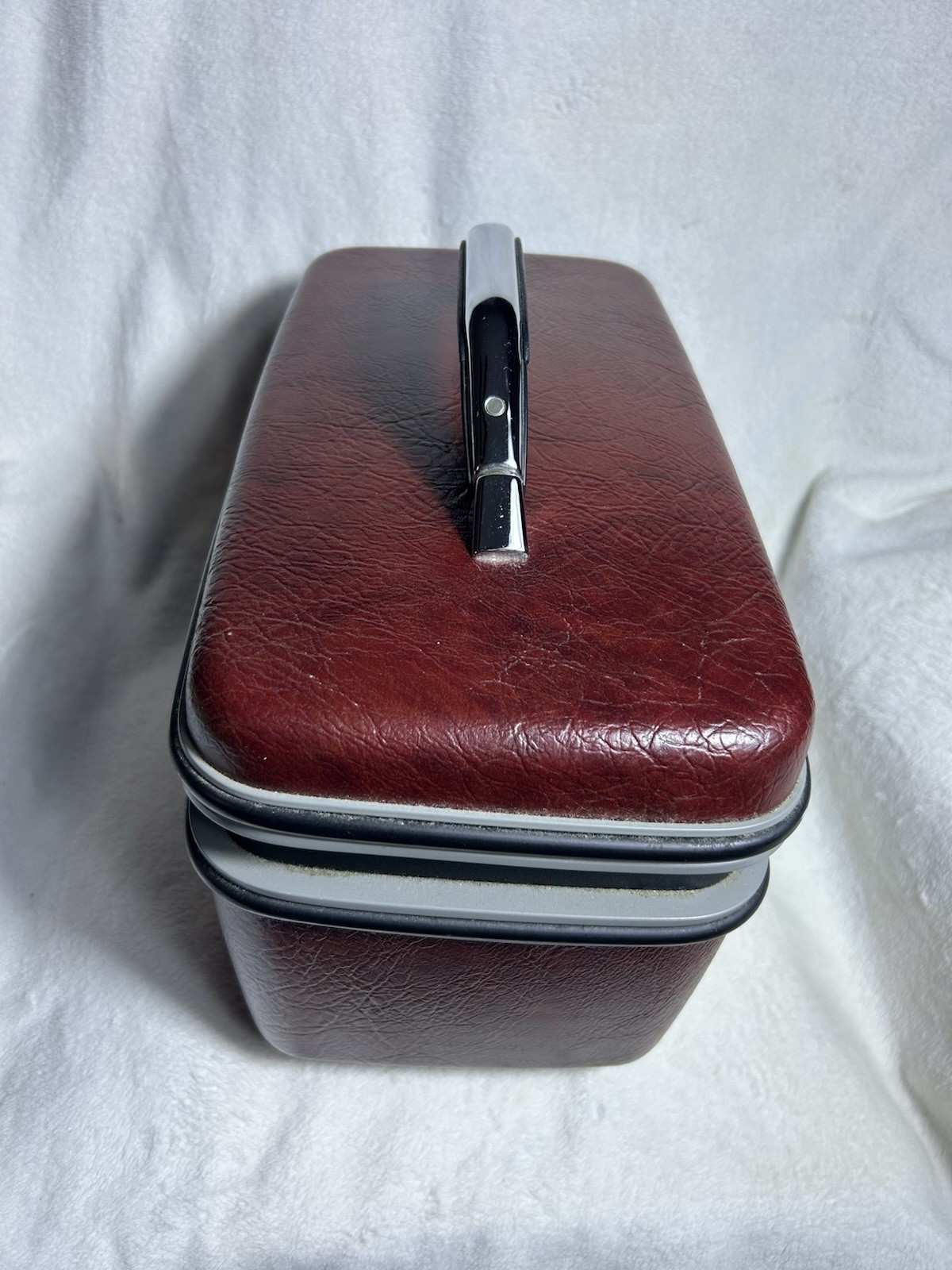 Vintage 1950s-60s Samsonite Silhouette Makeup Carry-On Case with Tray Red NOS