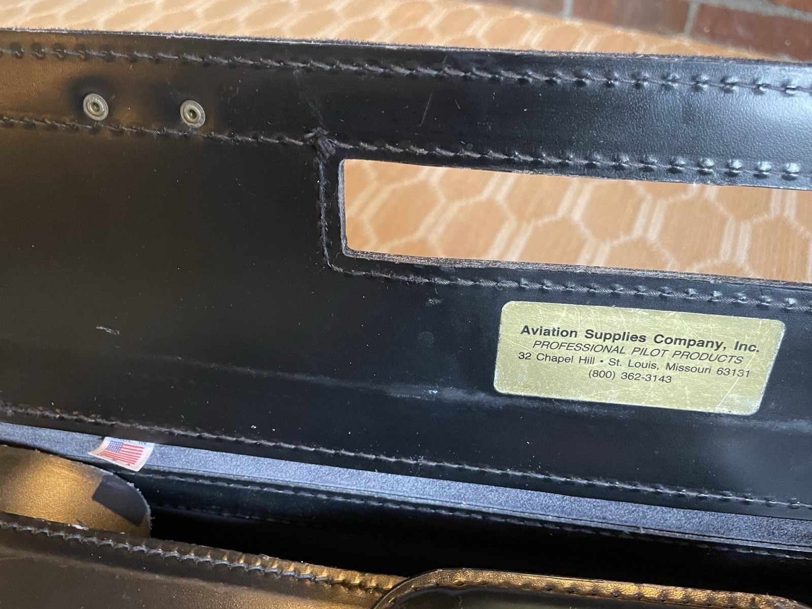 VTG Pilots Travel Case Attache Briefcase Federal Airline Train STICKERS Read