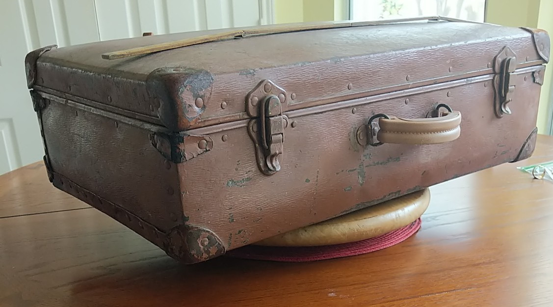 Suitcase Vtg 22x13x7 hardside retail display store photo prop Old c1920 antique