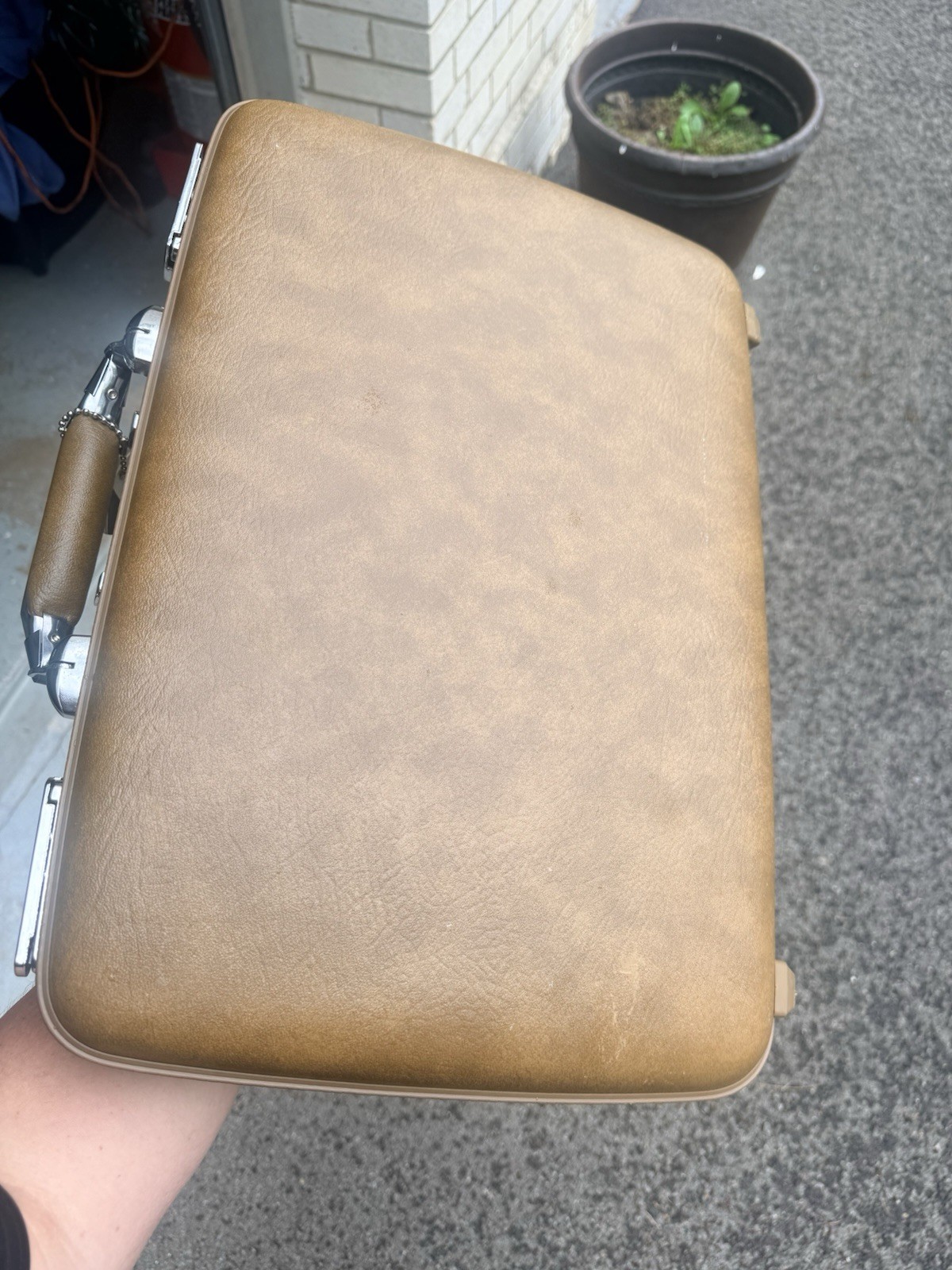 Vintage American Tourister Brown Hard Shell Escort Slim Briefcase NOS
