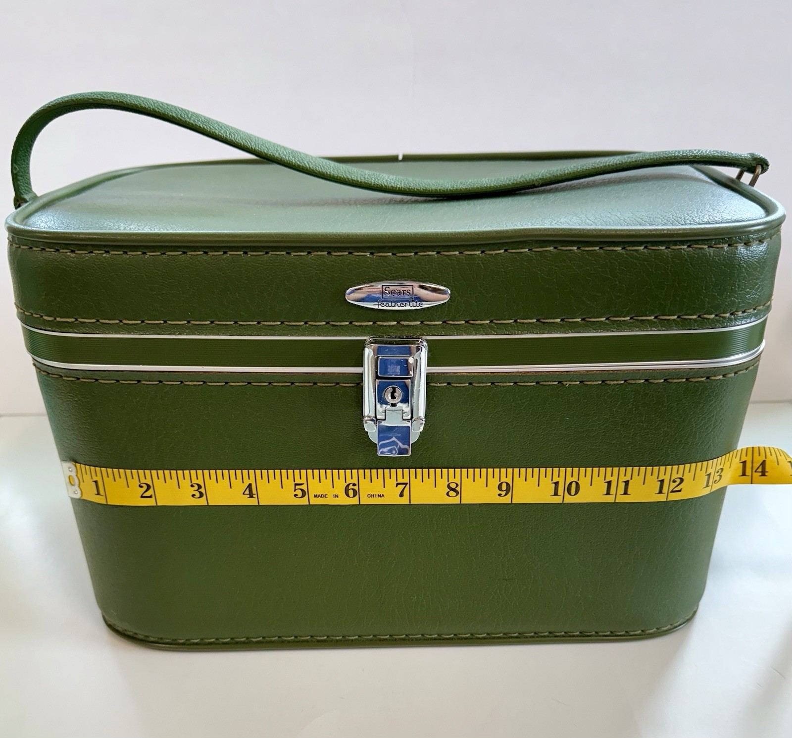 VTG Sears Featherlite Train Case Avocado Green Mid-Century Mod Mirror Luggage