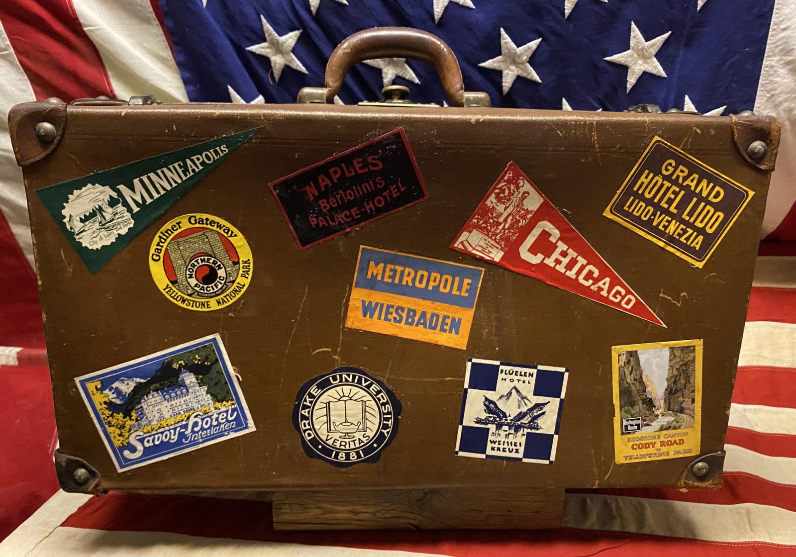 Vintage 1940s Suitcase Luggage Hard Case Great Travel Stickers US/Europe Display