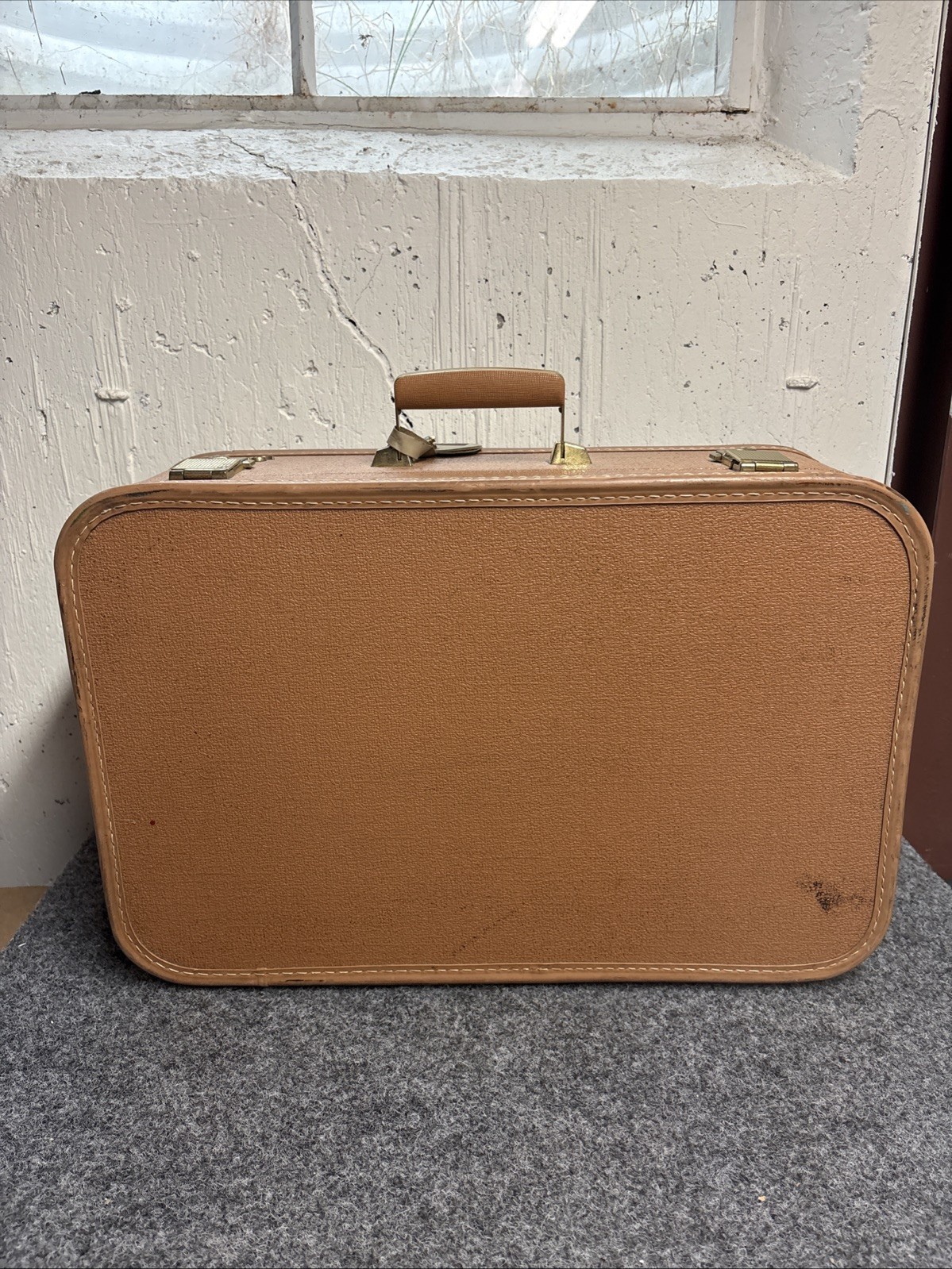 Vintage Large Starline Hard Suitcase 50’s Luggage 21 x 14 X 7 Tan/brown