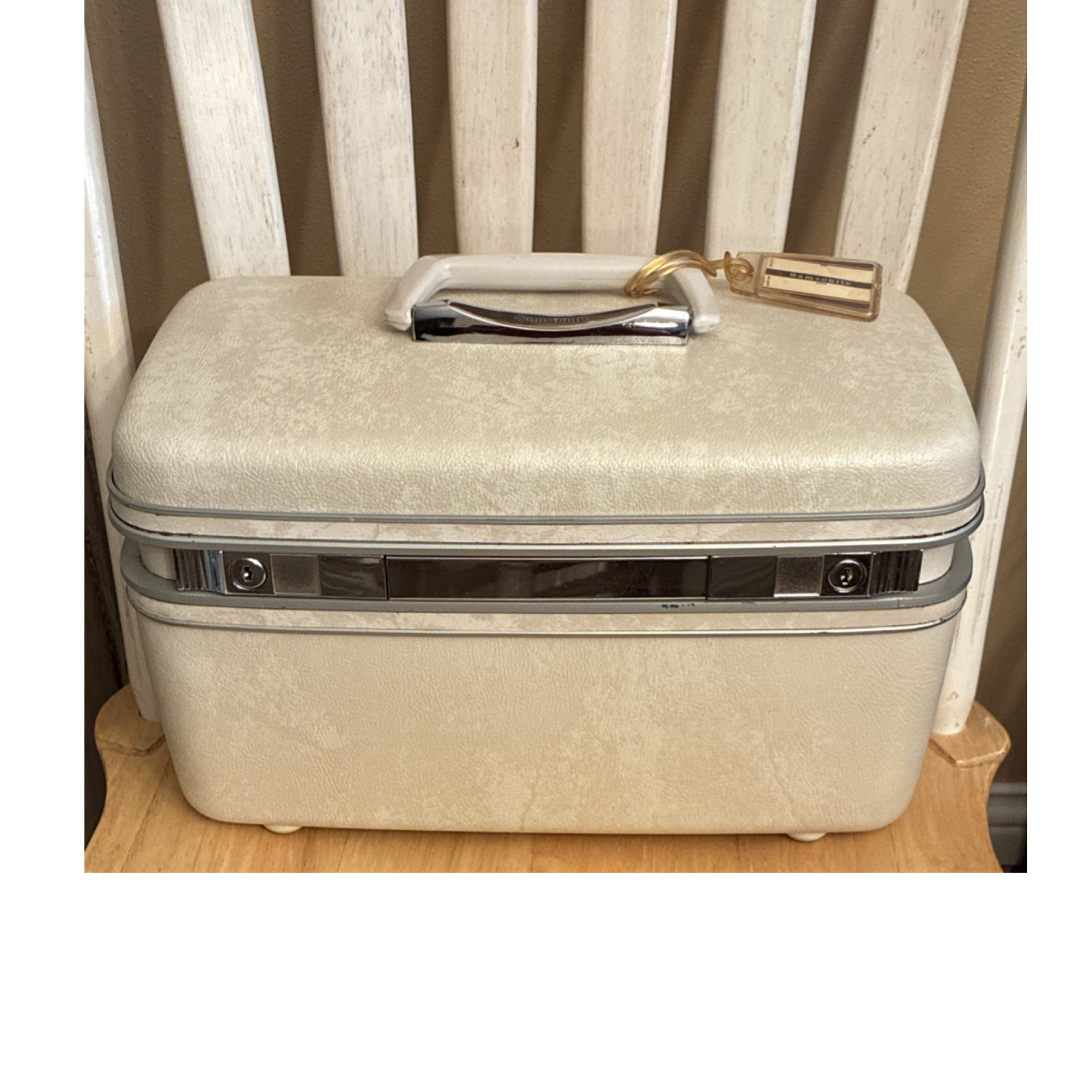 Samsonite Silhouette Vintage Hard Shell Beige Vanity Case Locking