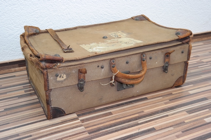 Very Old Expandable Travel Suitcase Overseas Leather Antique 60 x 34 x 24cm